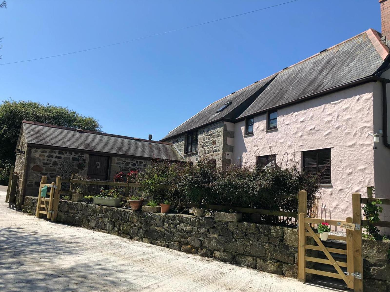 Farm accommodation - The Lizard Peninsula, Cornwall view 2