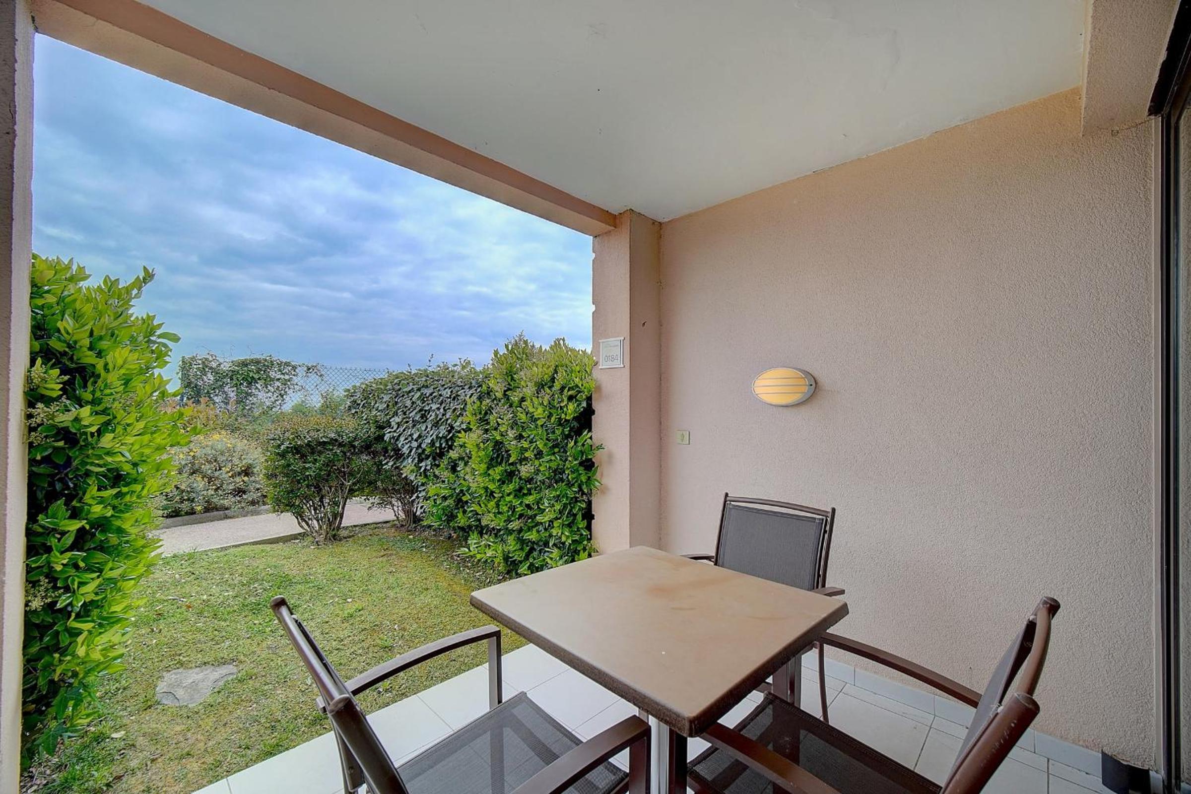 IMMOGROOM - 2 Rooms renovated - Pool - Terrace - Garden - Parking -