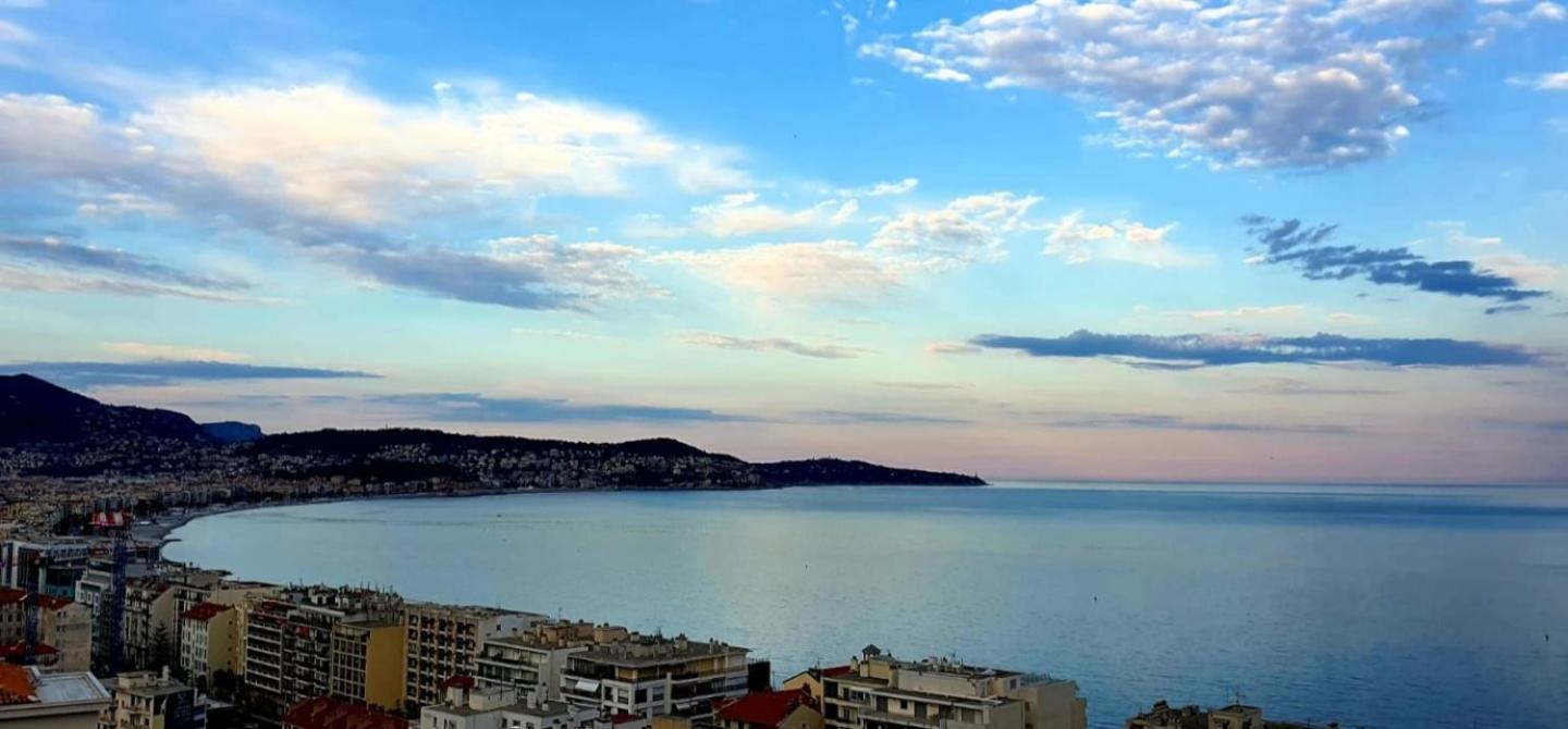 Sea View Apartment photo 2