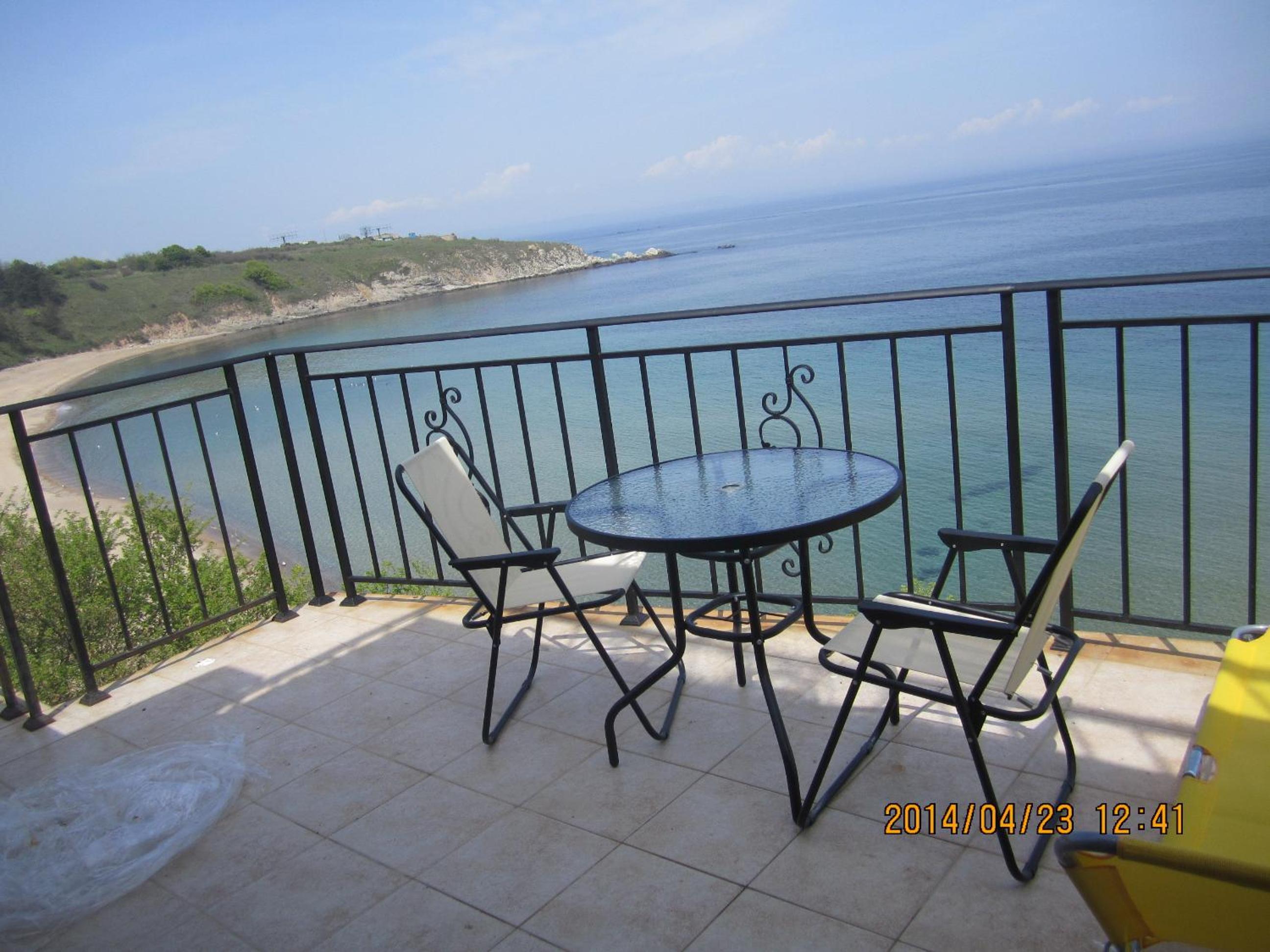 Akra Apartments