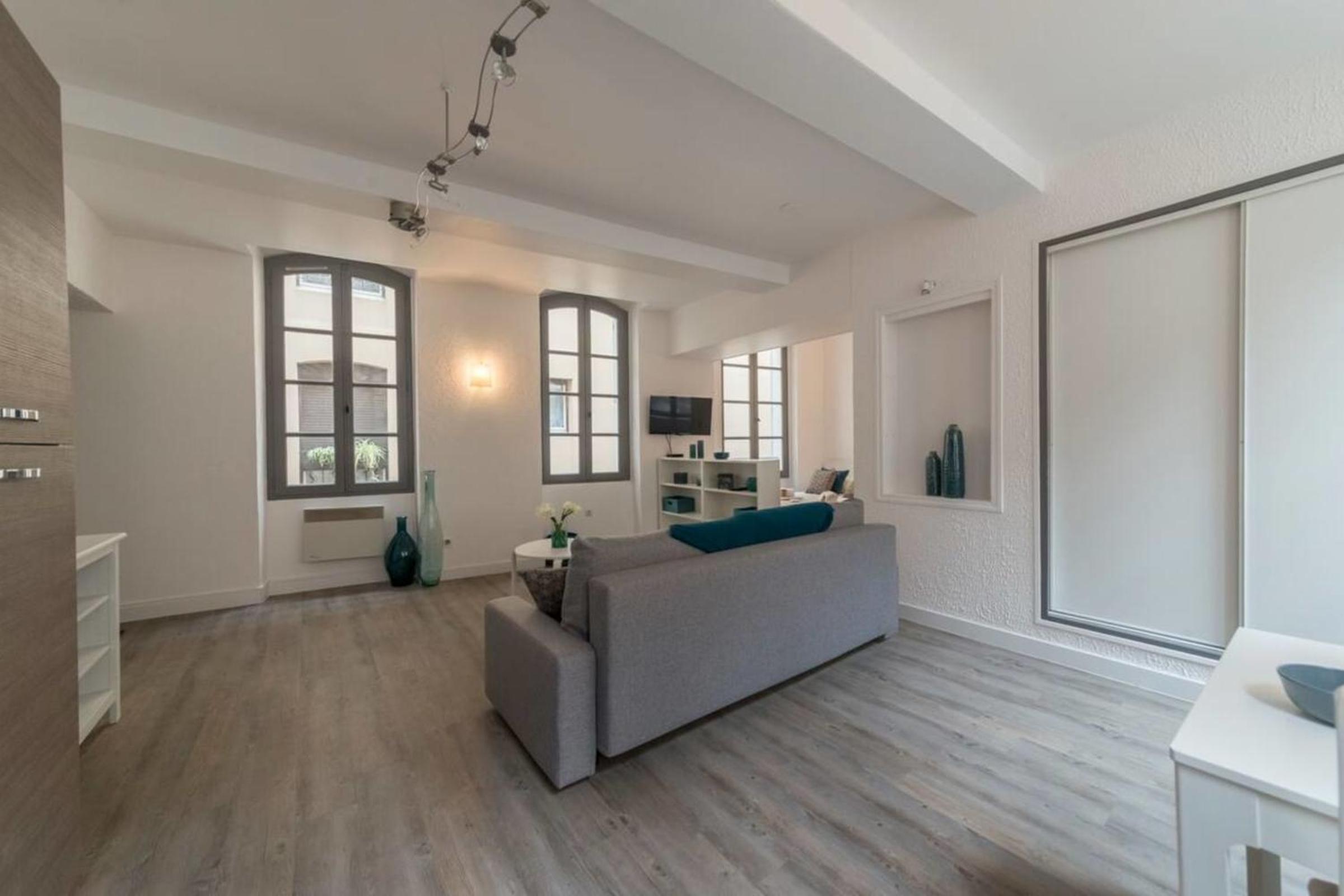 Studio Well Decorated In Avignon