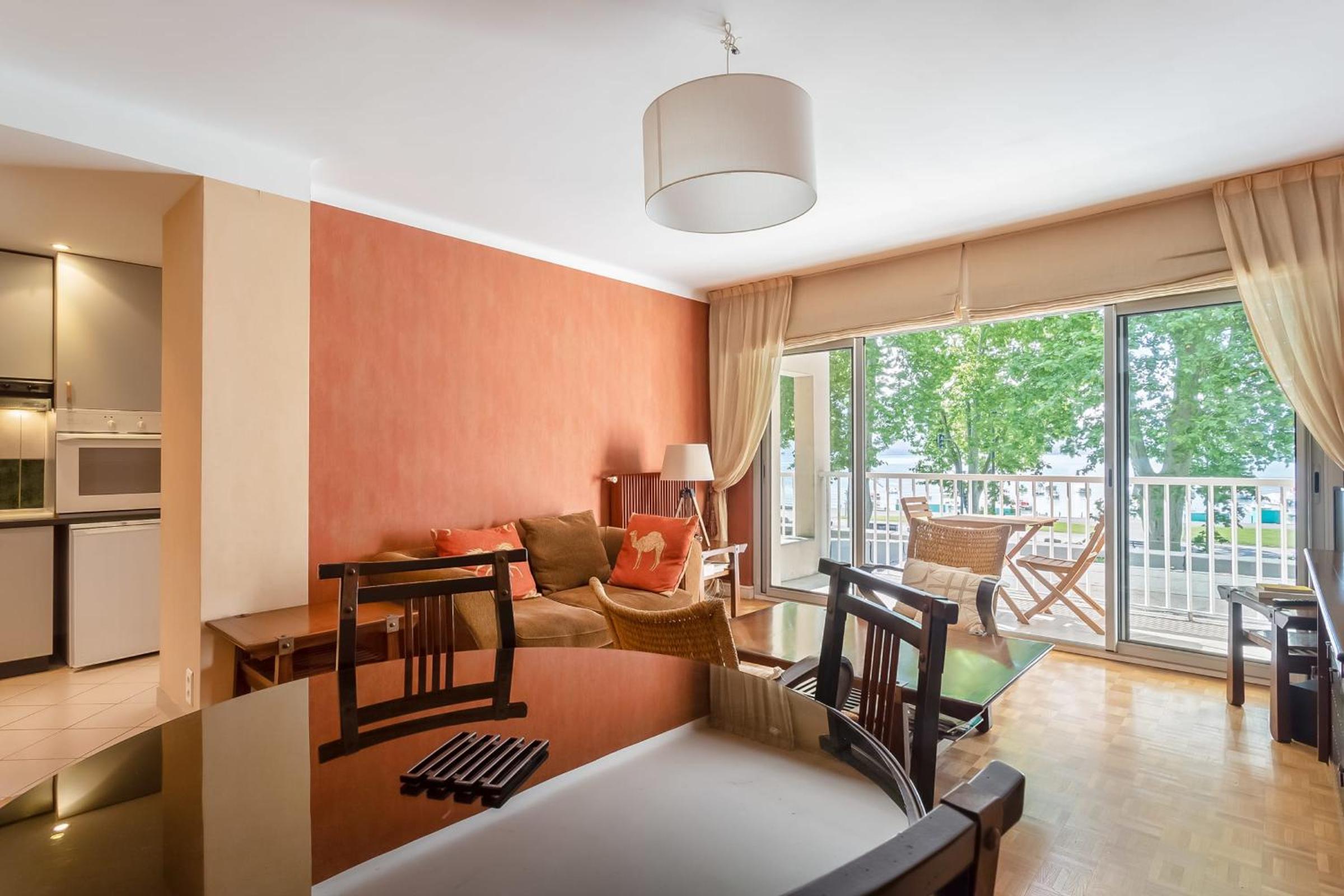 Le Panoramique - Apartment facing the lake view 2