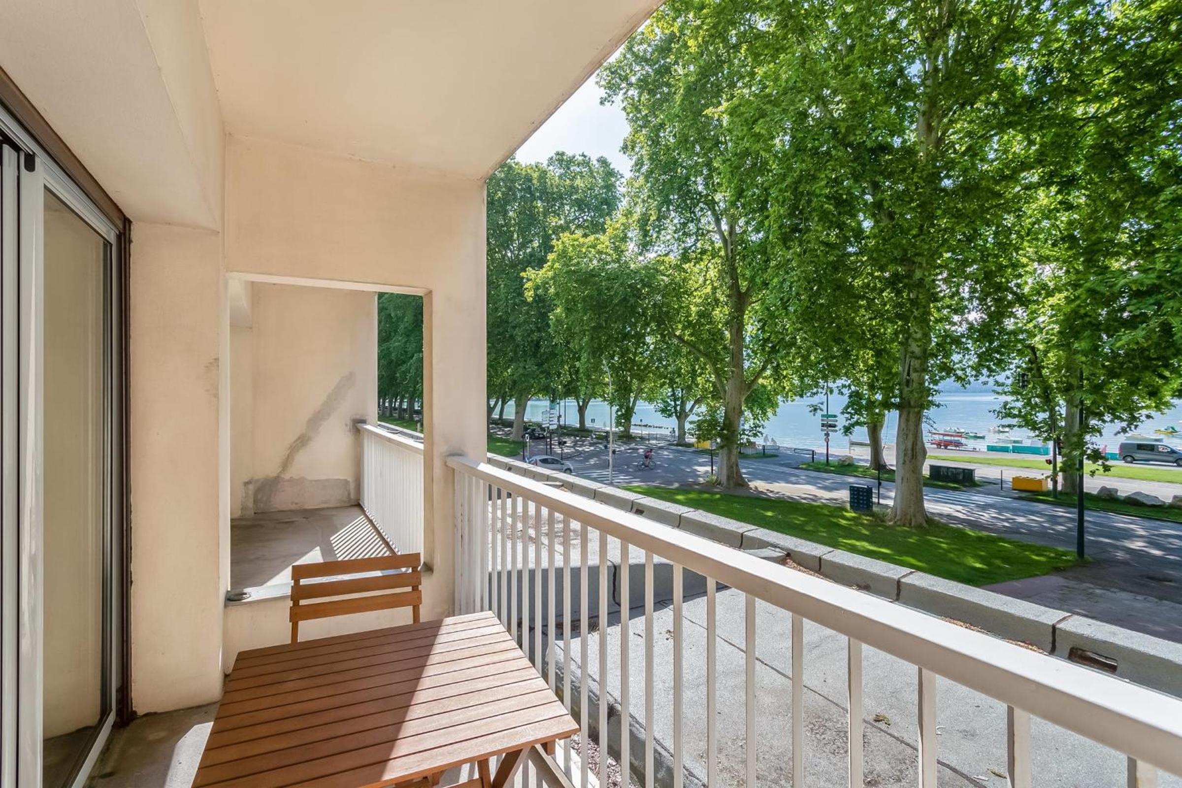 Le Panoramique - Apartment facing the lake