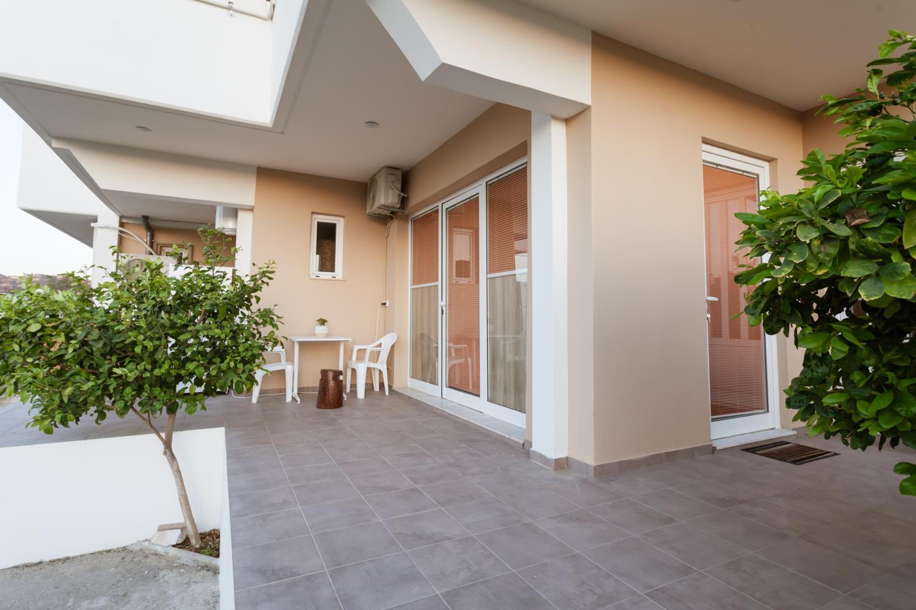 Artemis Fani Apartments