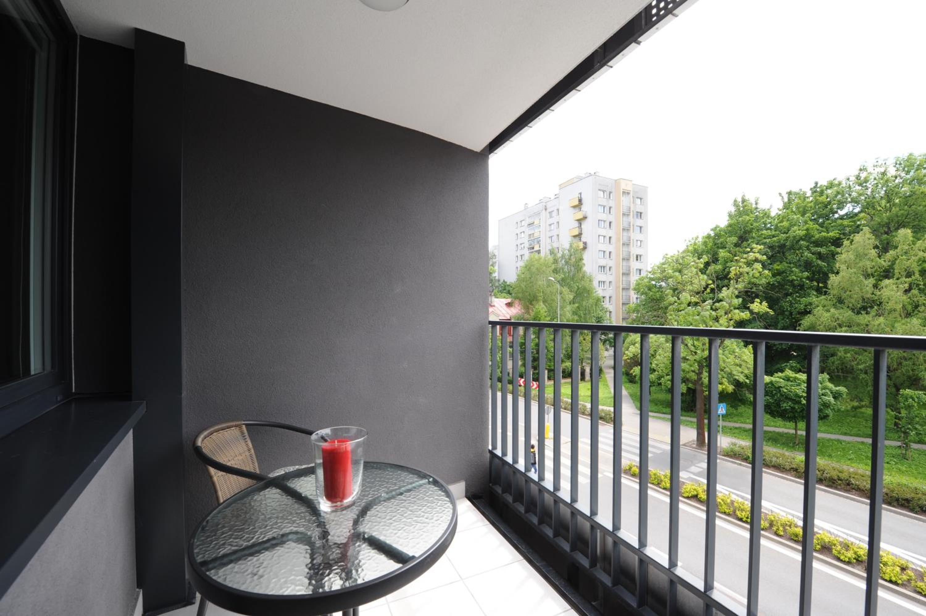 Barska 69 Taras 360 view 4