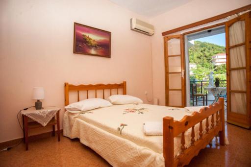 Fernanda's Traditional 2 Floor House photo 4