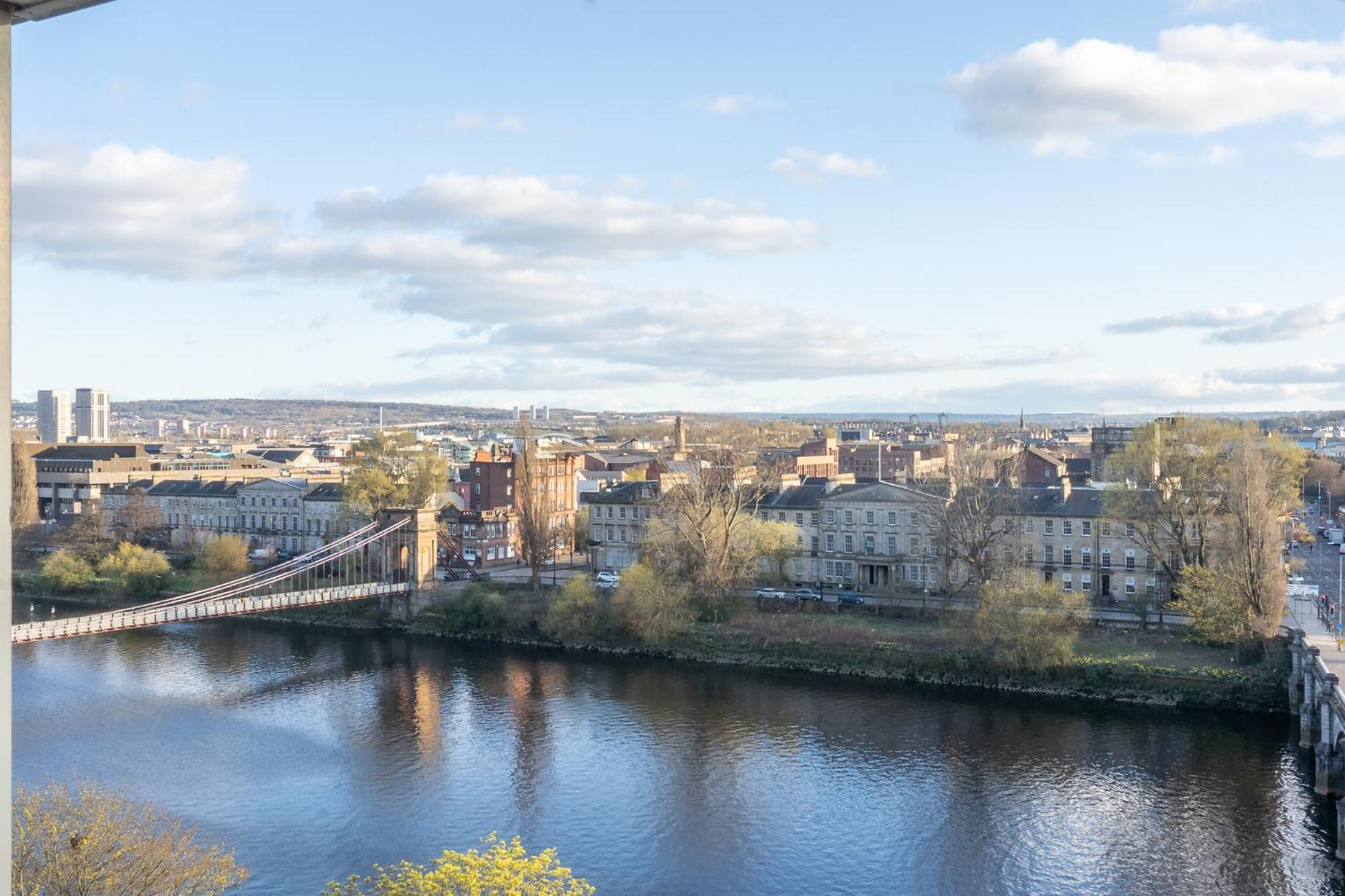 Luxury Riverview City Centre Apartment view 2