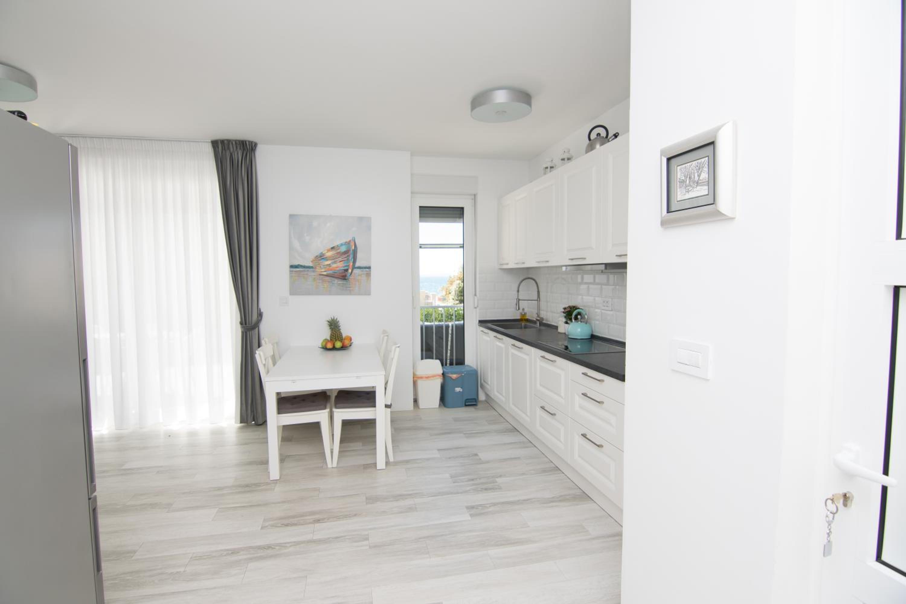 Villa Teuta-modern house with heated pool