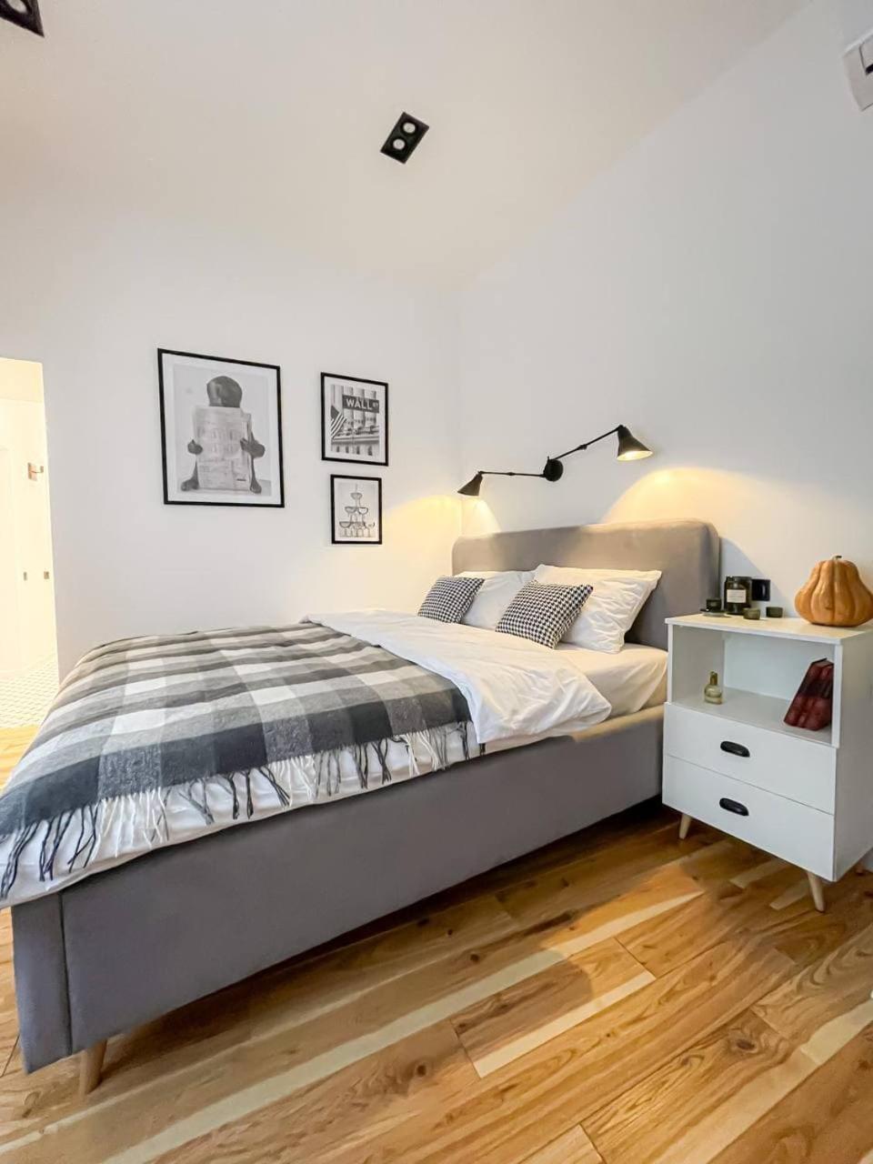 Poetry Apartments in the City Center