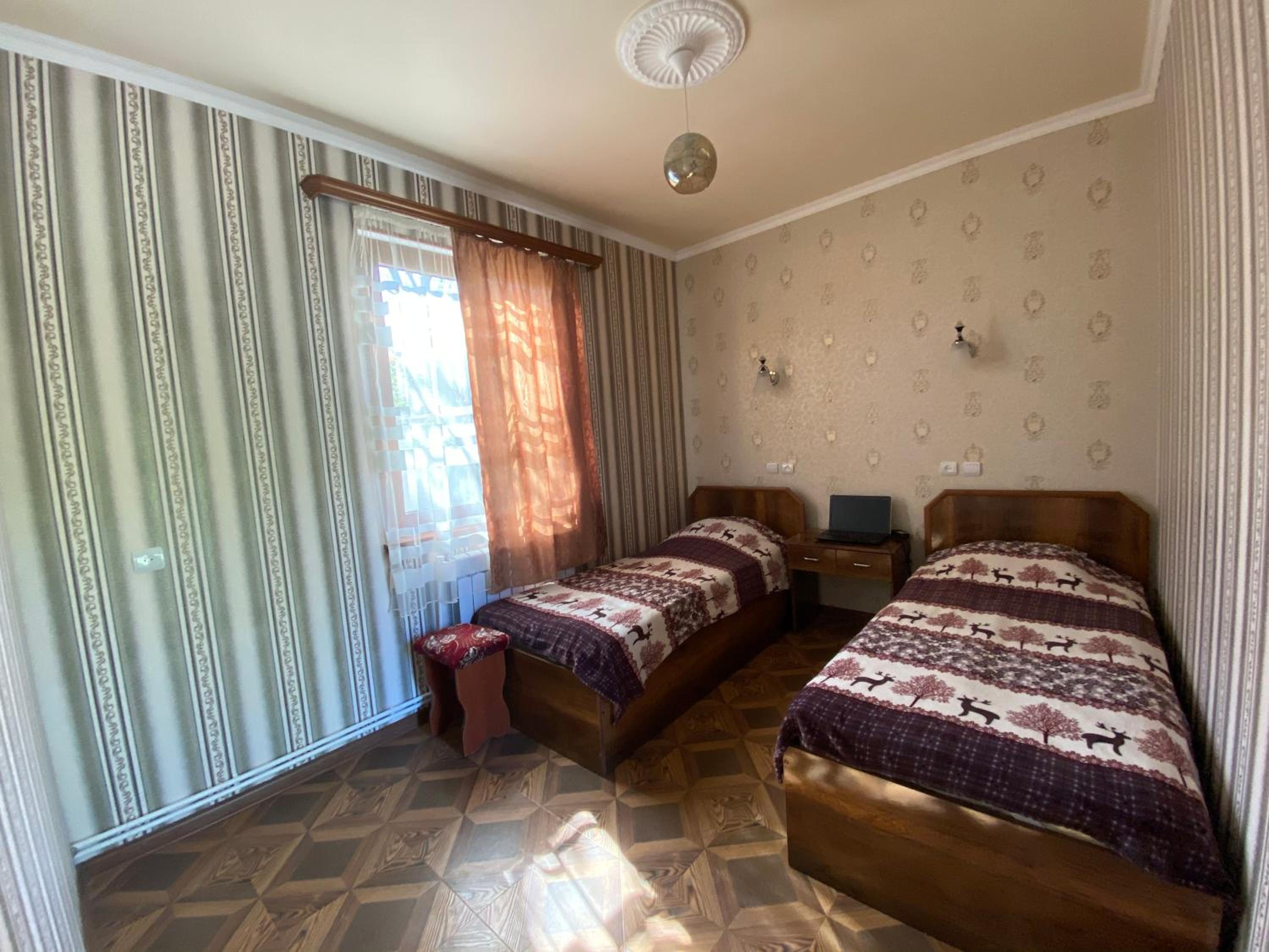 Aghasu Tun B&B