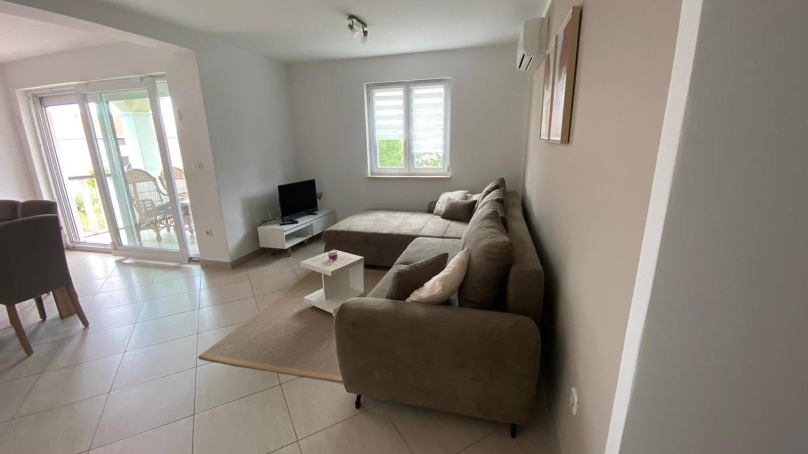 Vila Luca island KRK / Malinska