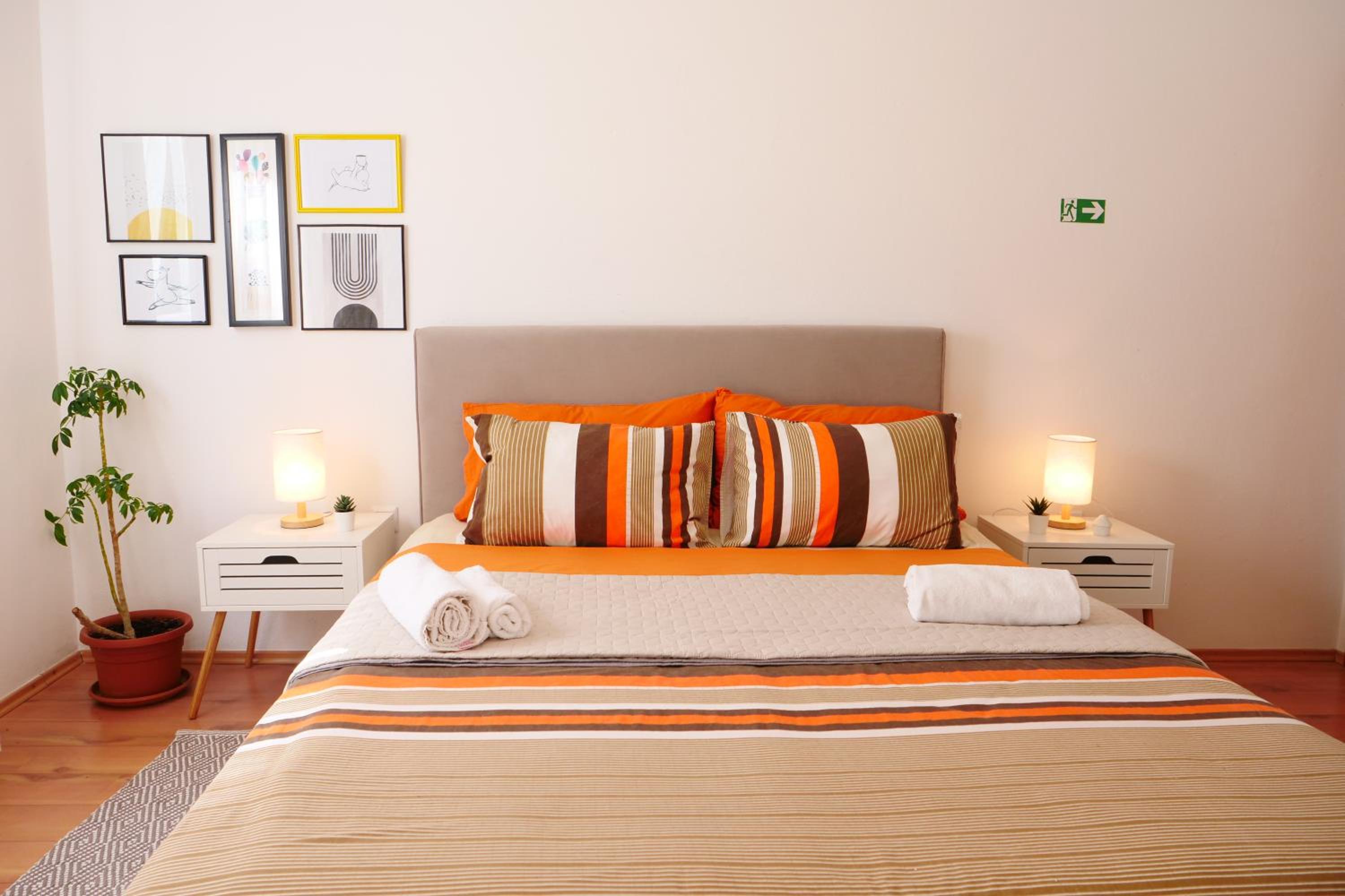 Apartment and Rooms Vilma