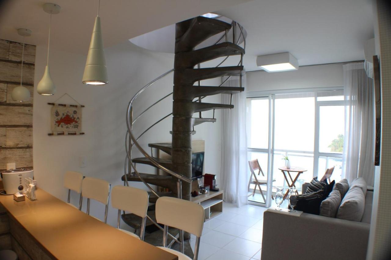 Apartamento com cobertura em Porto Real Suítes