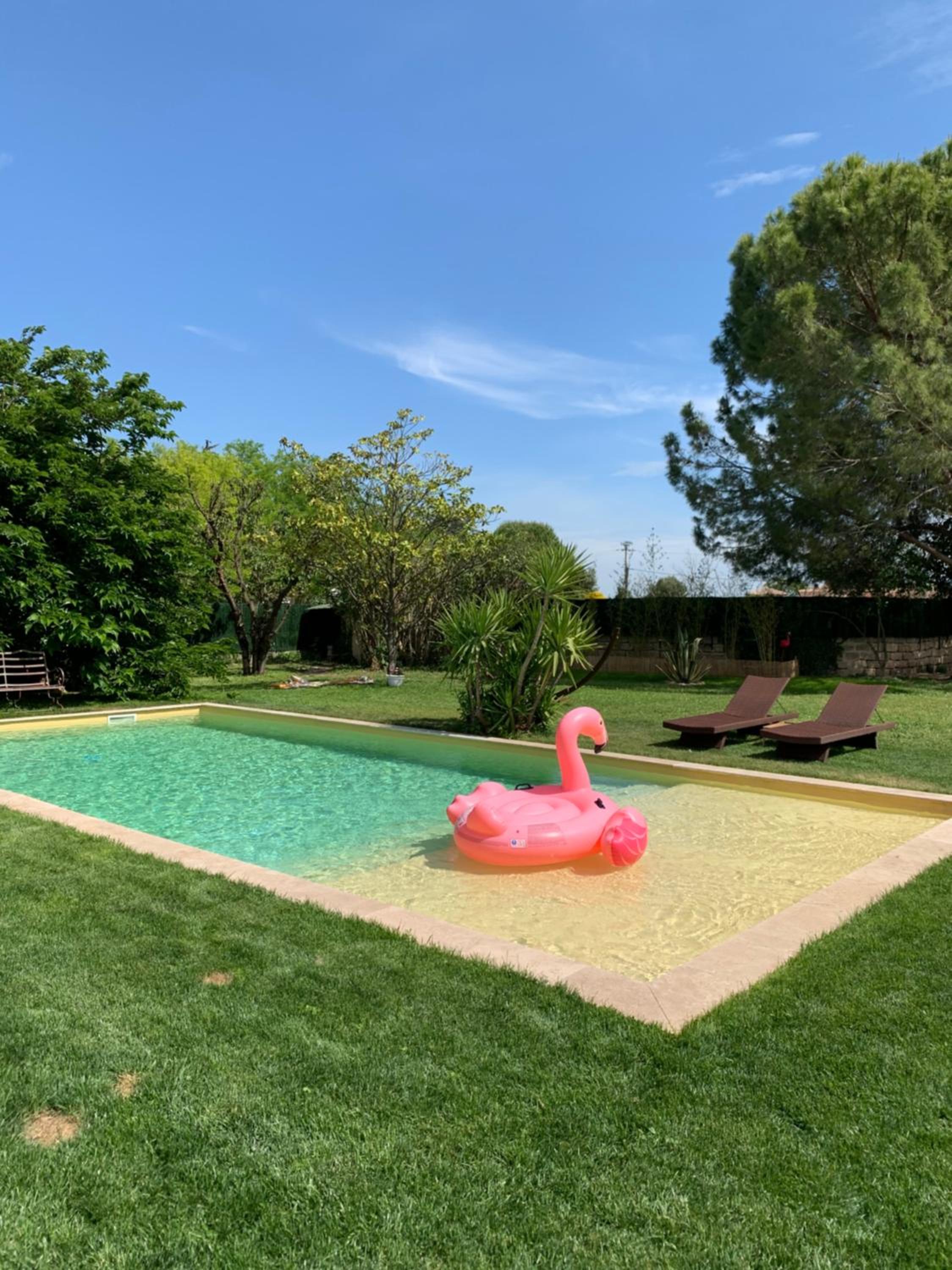 Le Patio, chambres d hôtes pour adultes en Camargue, possibilité de naturisme à la piscine,