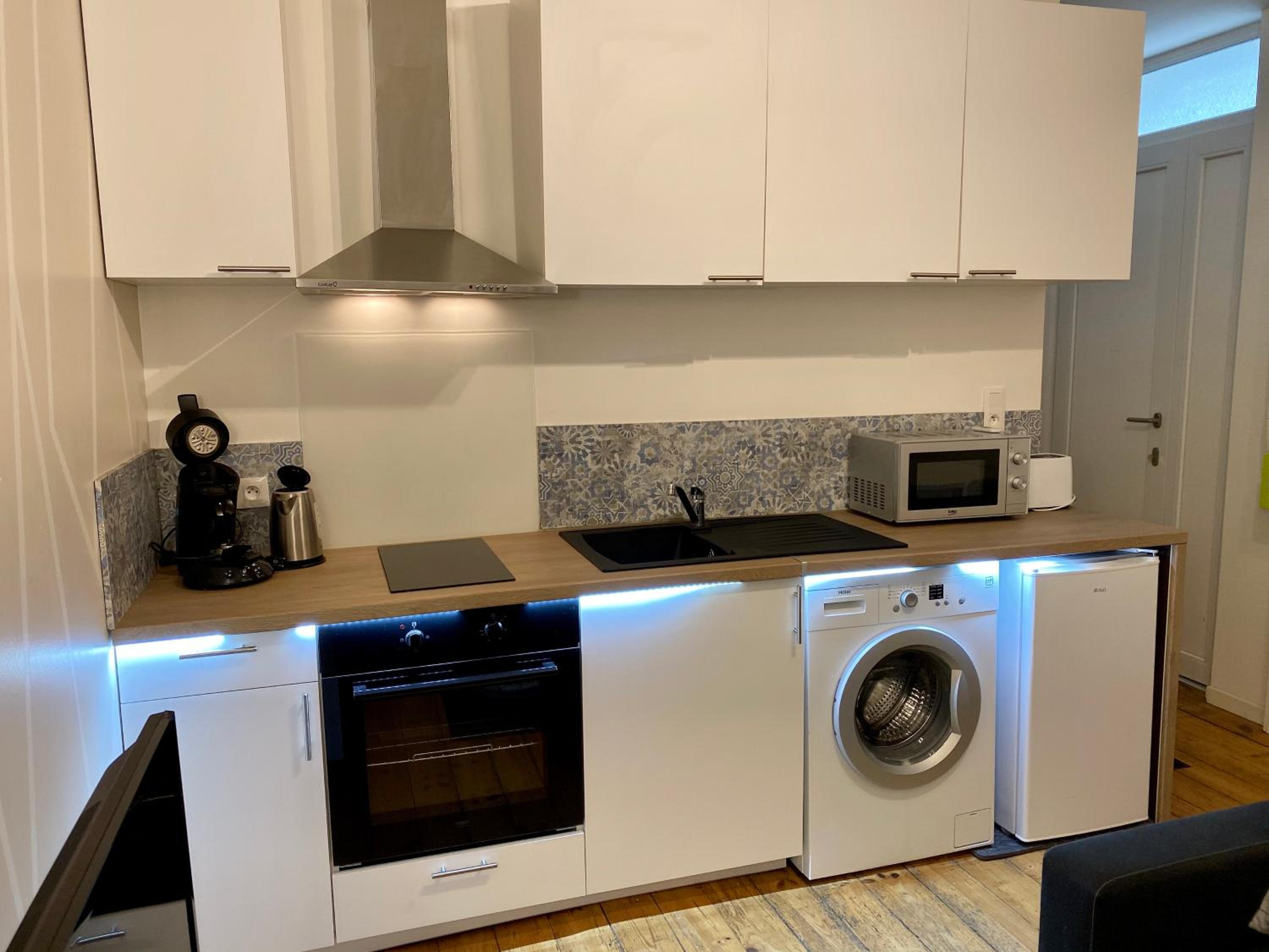 LE VICTOR HUGO - Wifi - Centre ville - PROPERTY RENTAL NM view 2