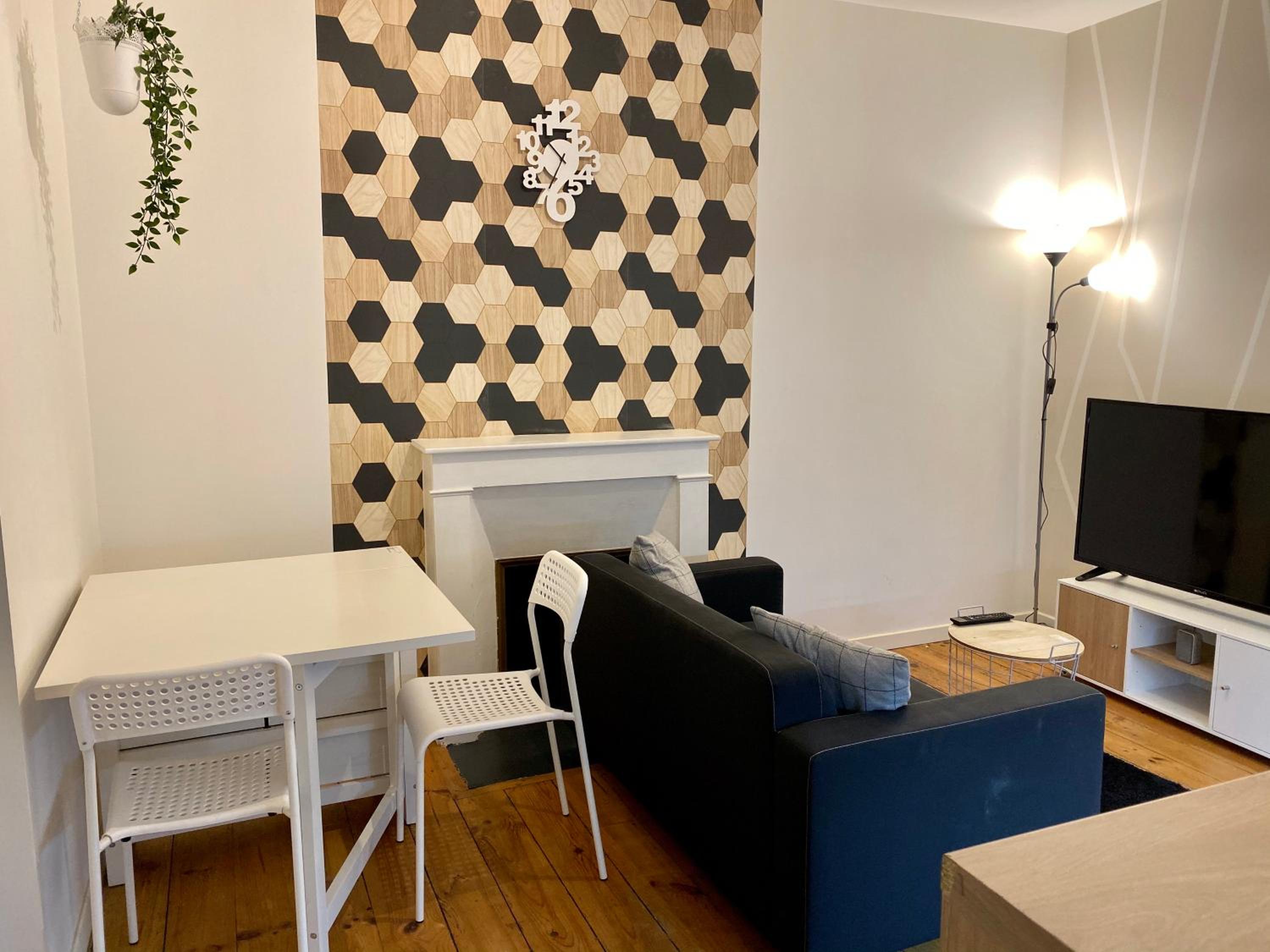 LE VICTOR HUGO - Wifi - Centre ville - PROPERTY RENTAL NM view 5