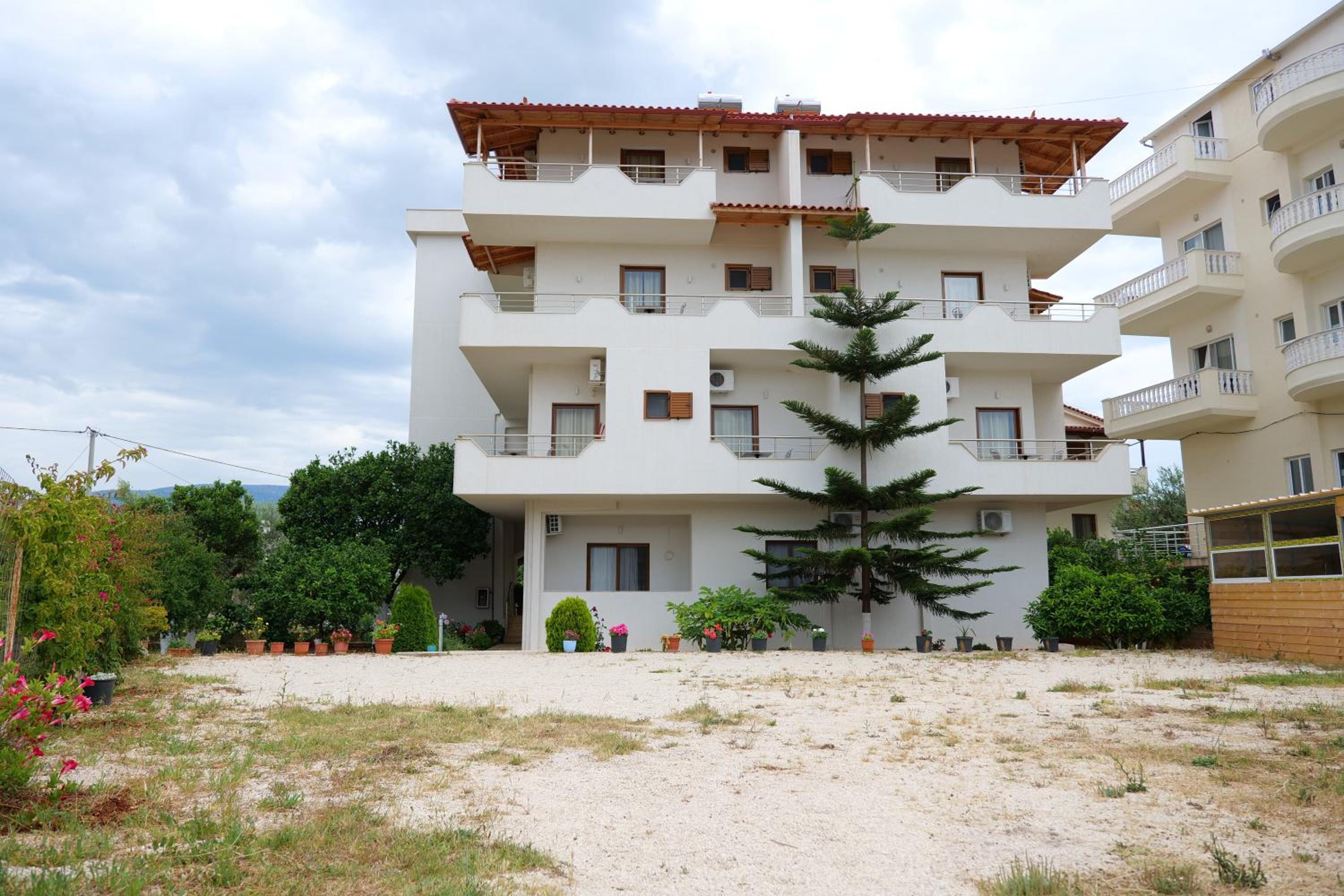 Vila Balani