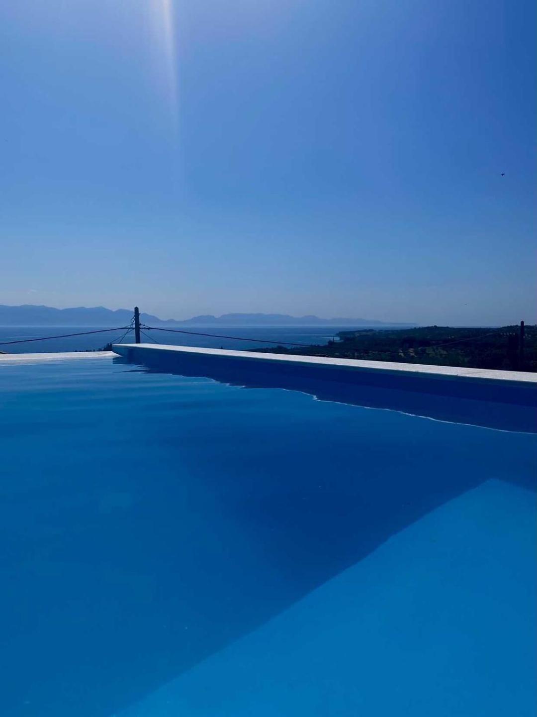 Georgianna's suite with private pool , 'greysuite' view 5