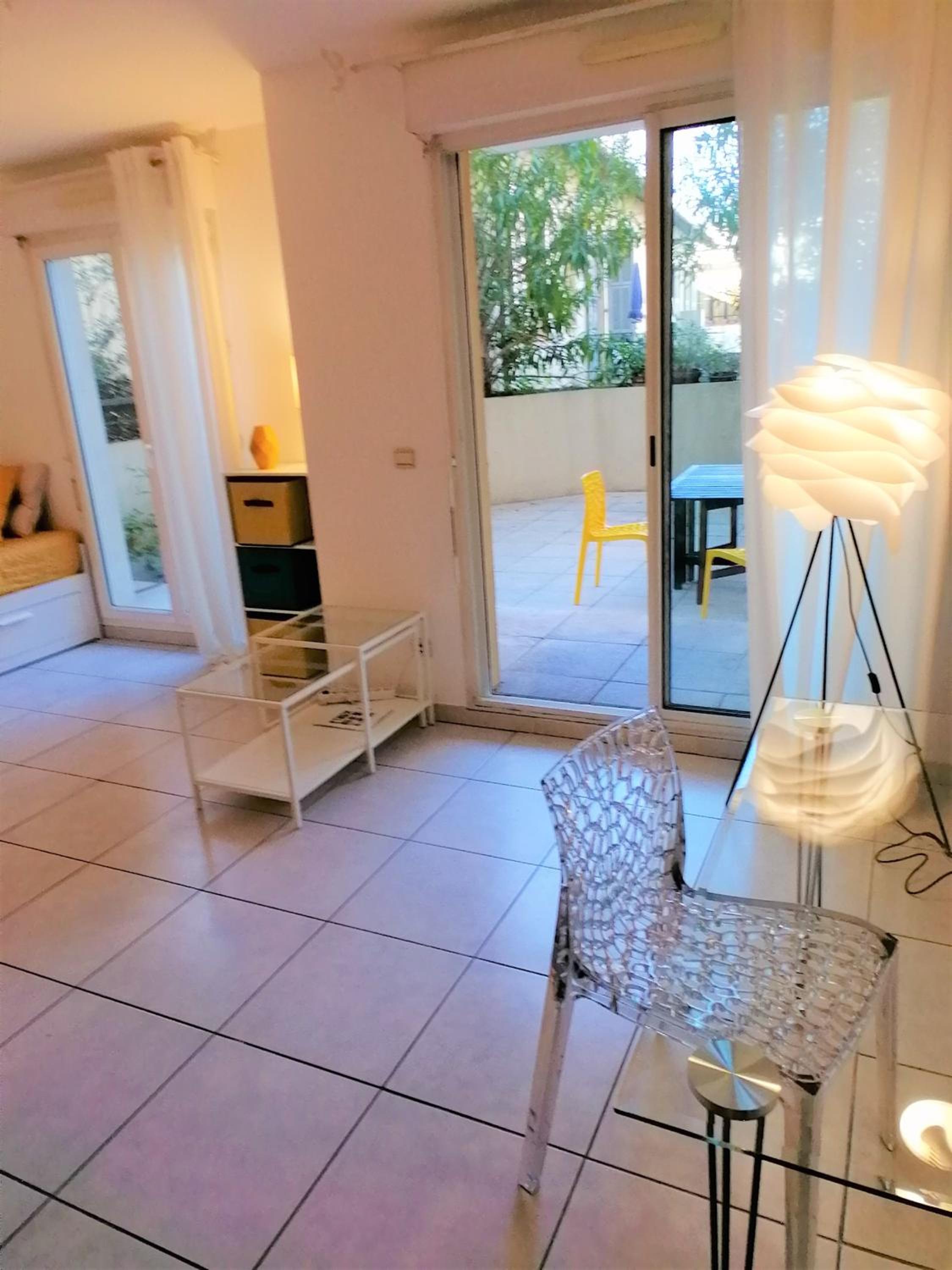 Studio neuf 25 m2, terrasse 35 m2 proche port Nice, Centre ville photo 4