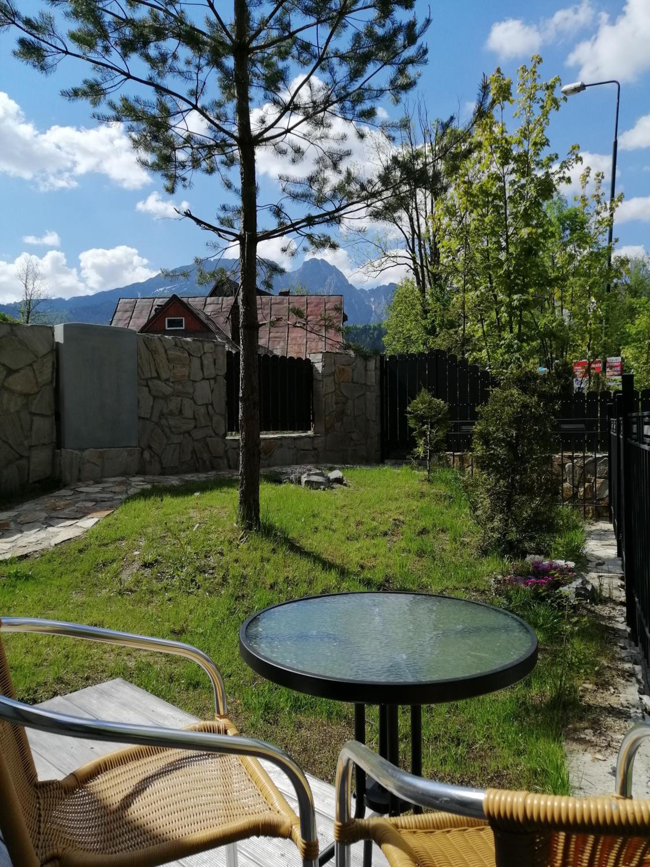 Domek Zakopiańska chata view 2