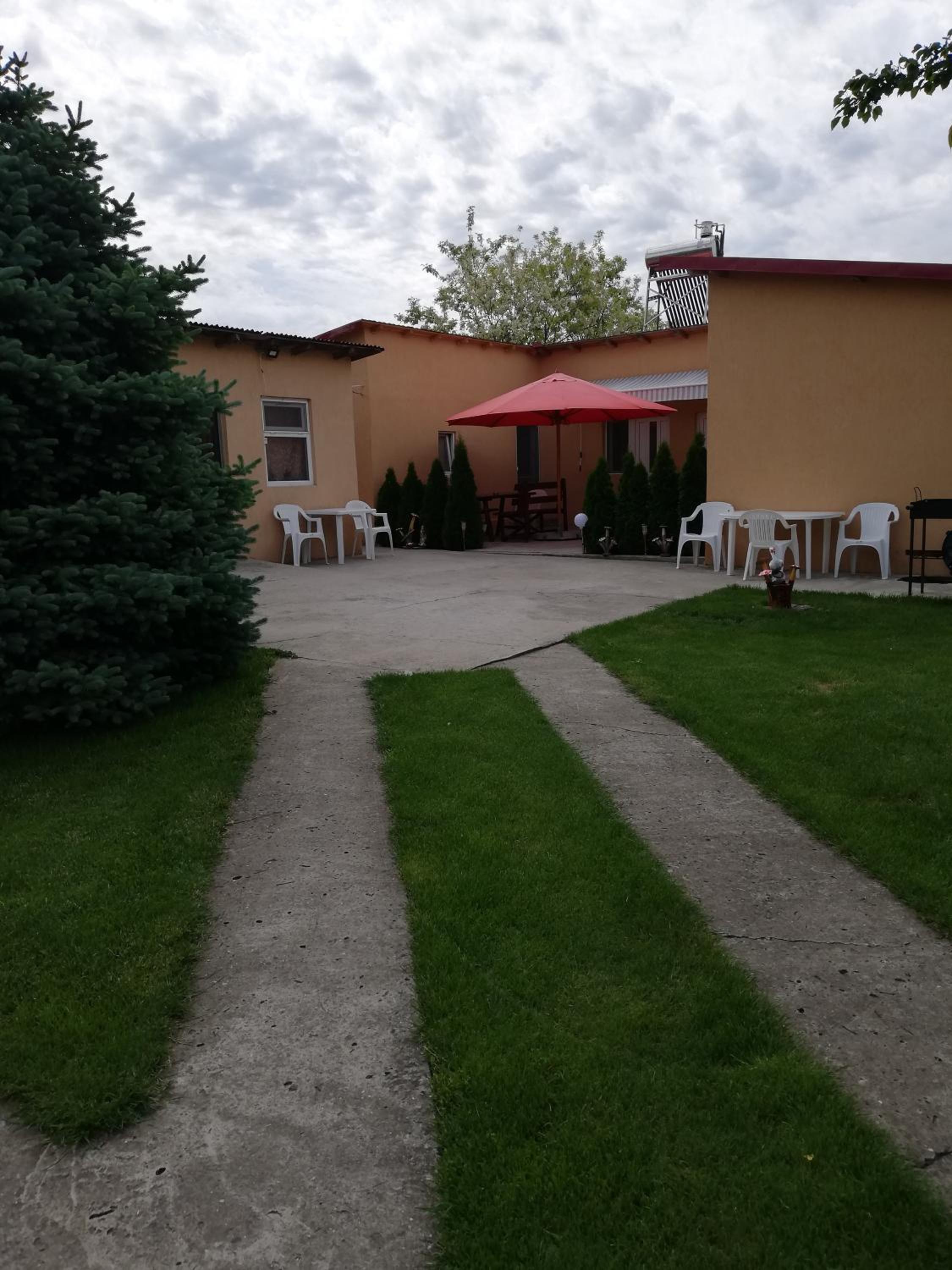 Photo 10
