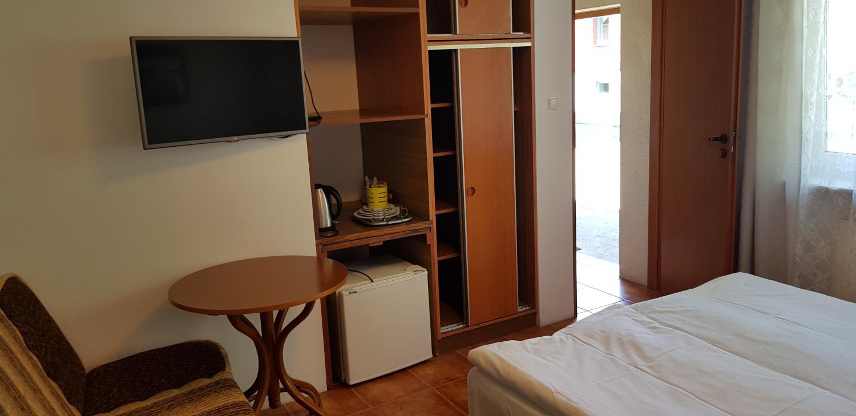Photo 11