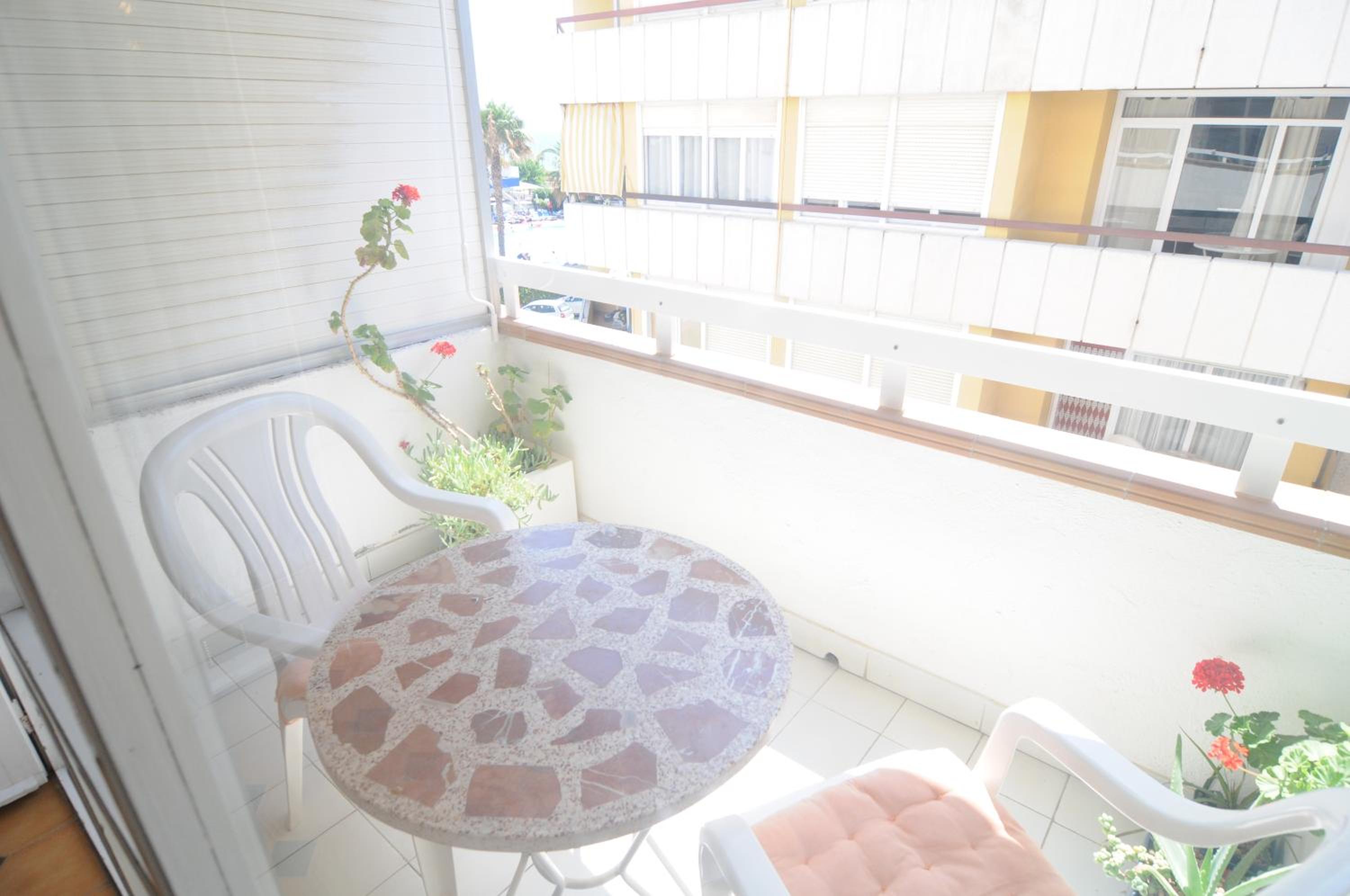HomeHolidaysRentals Tarongers photo 2