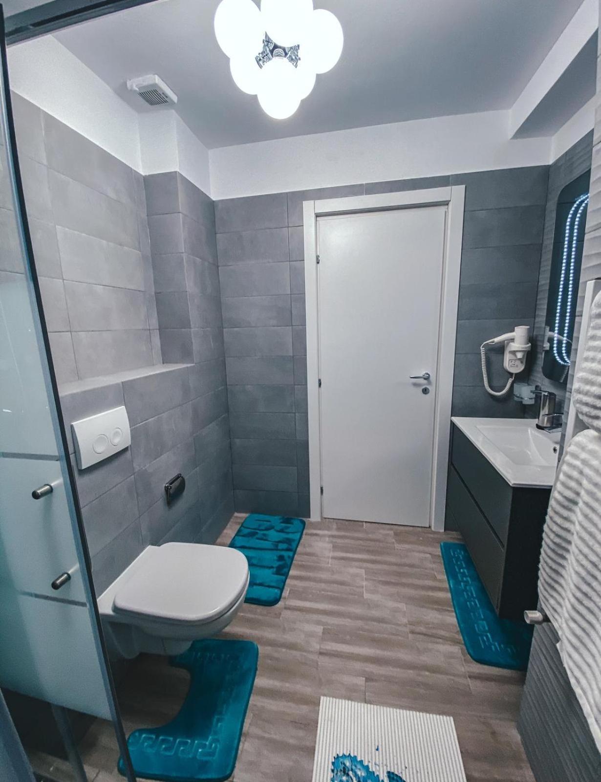 Mamaia Luxury Studio Apartment V view 2