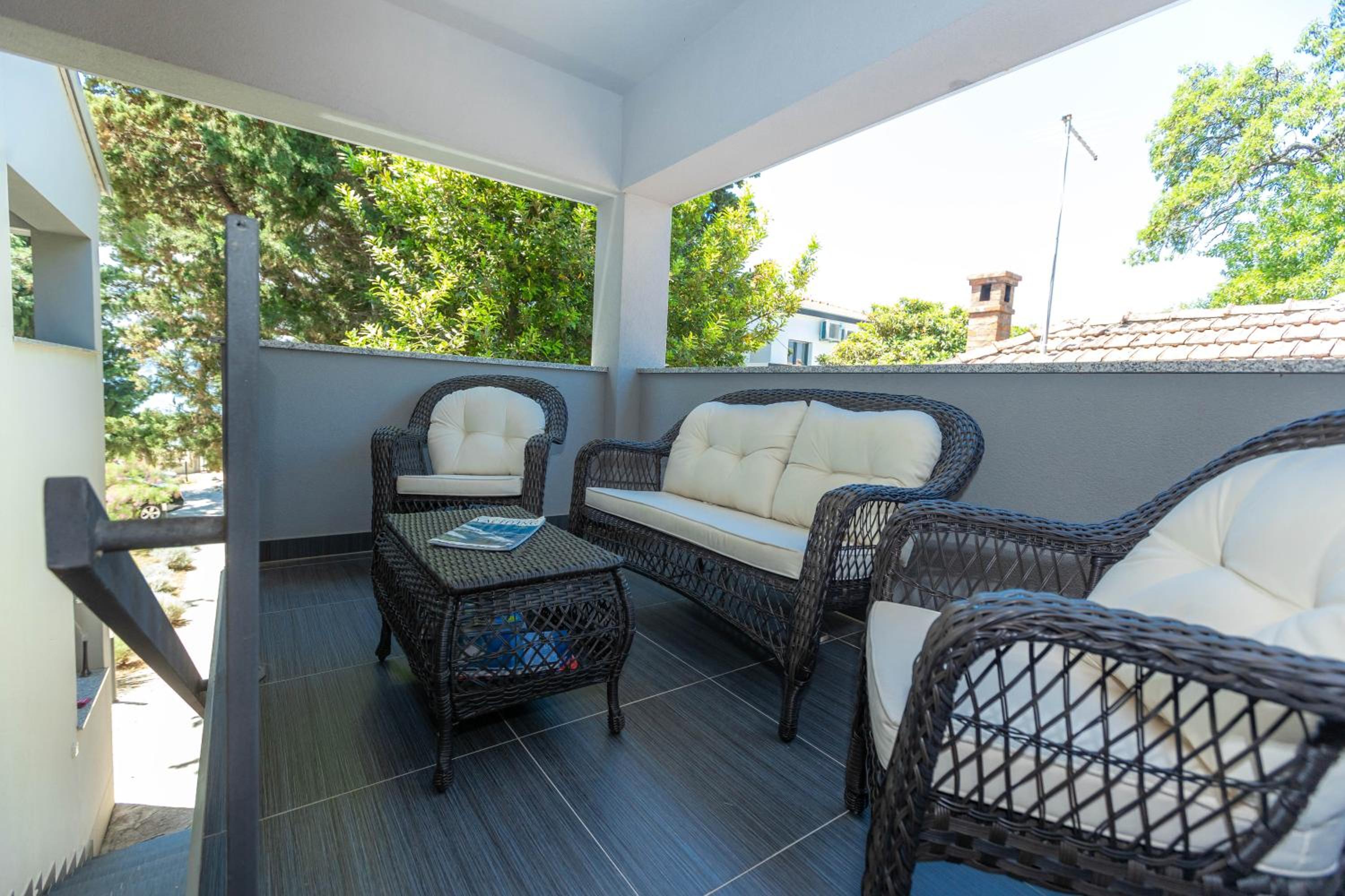 Sea Sound Apartments Rea view 3