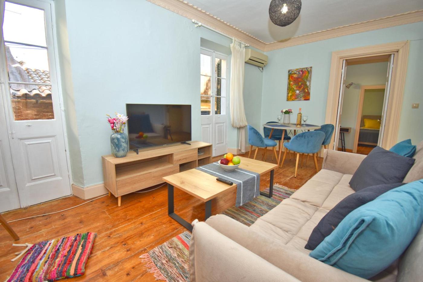 Roses Apartment in Corfu City Centre
