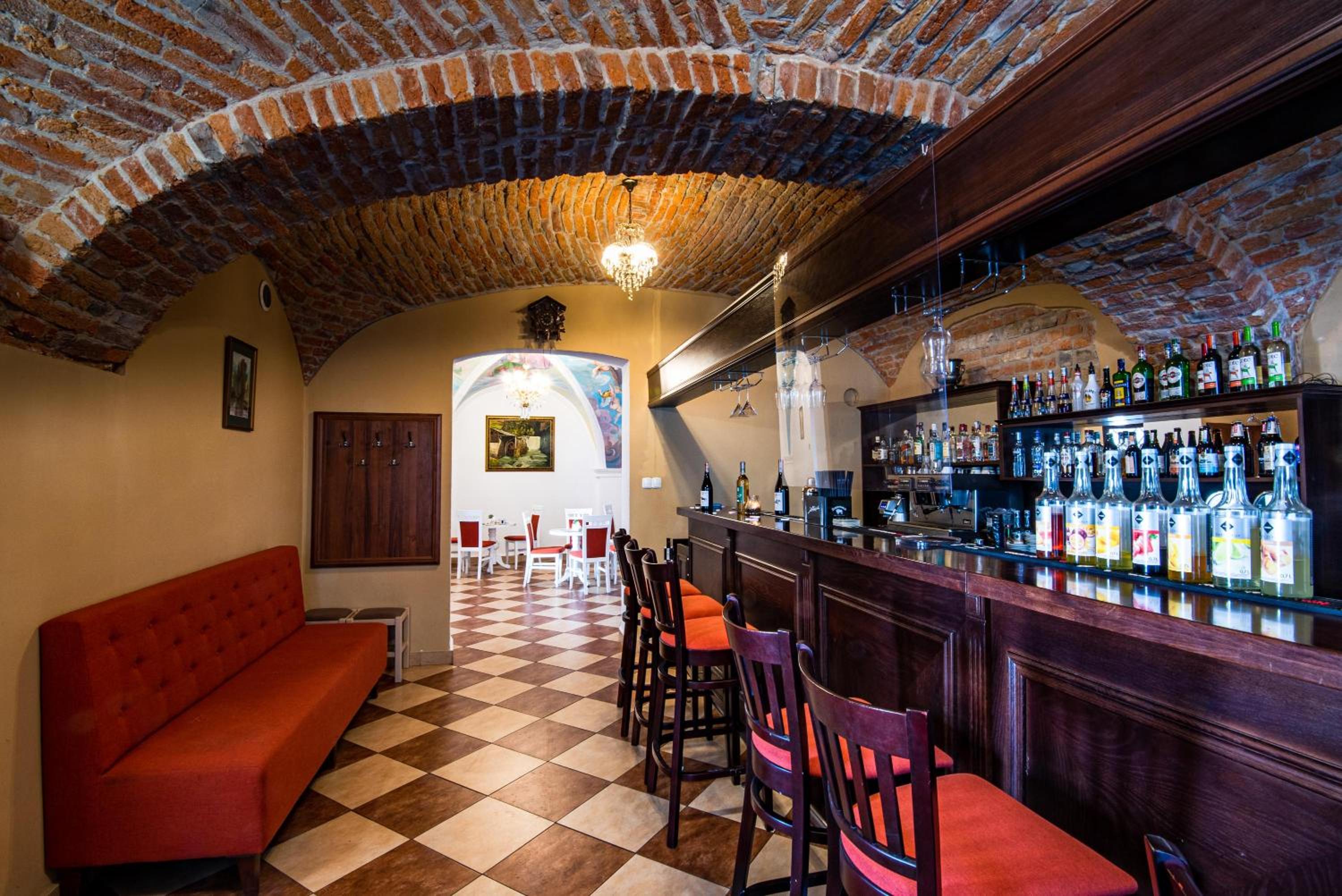 bar