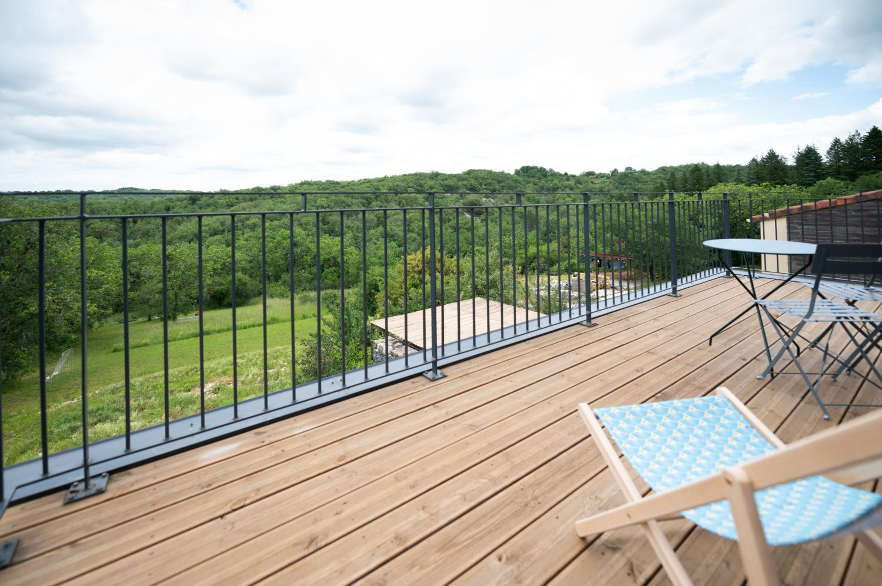 Lot en Dock 3 logements atypiques et écologiques en vallée de la Dordogne view 5