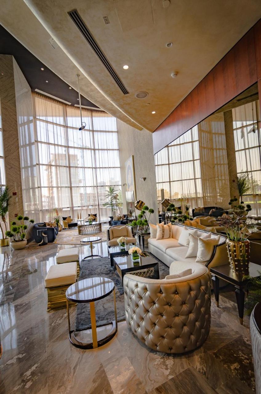 Royal Club By RVHR, Paramount Tower B, Business Bay