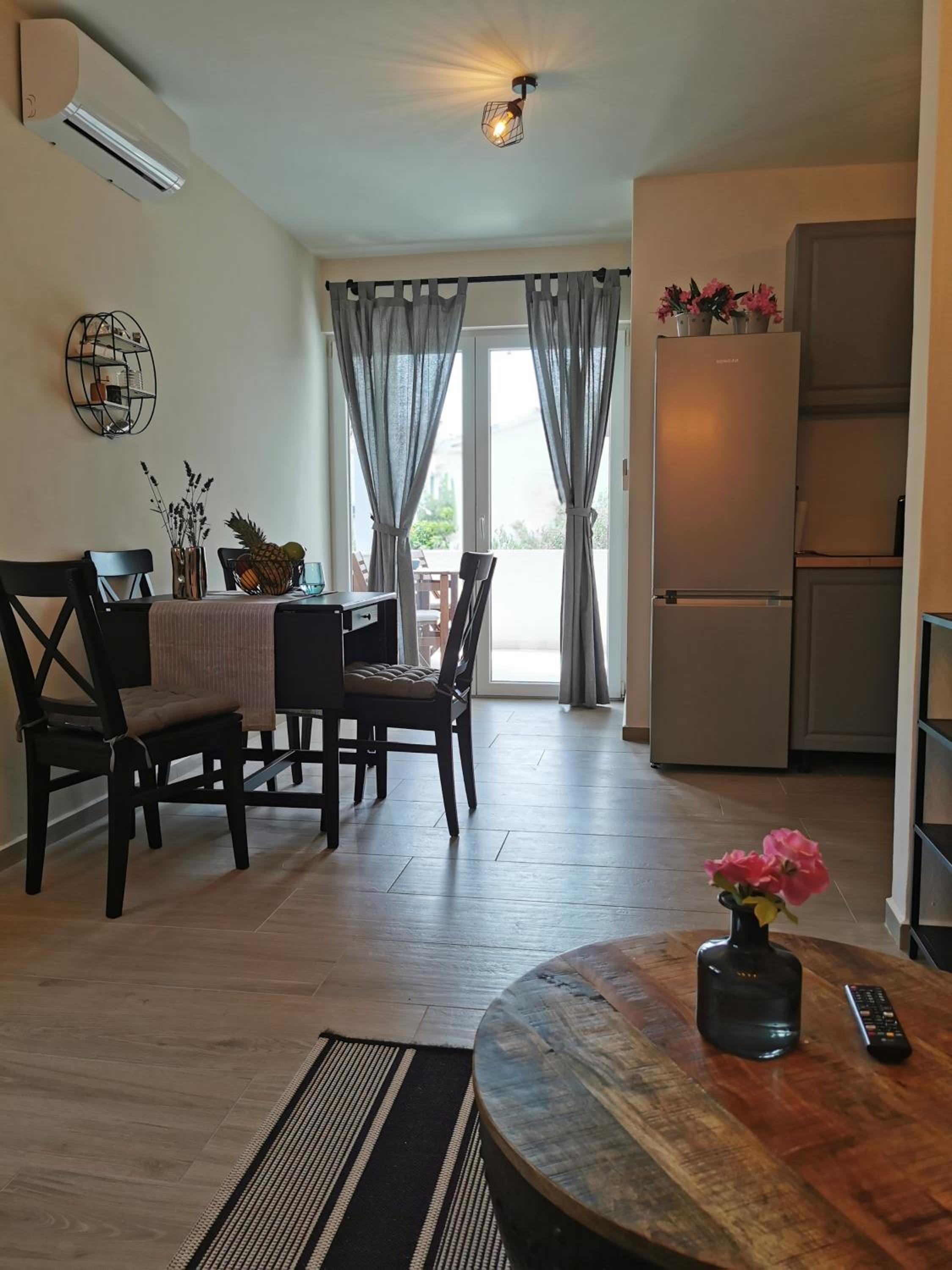 Lavender Rose Apartments view 4