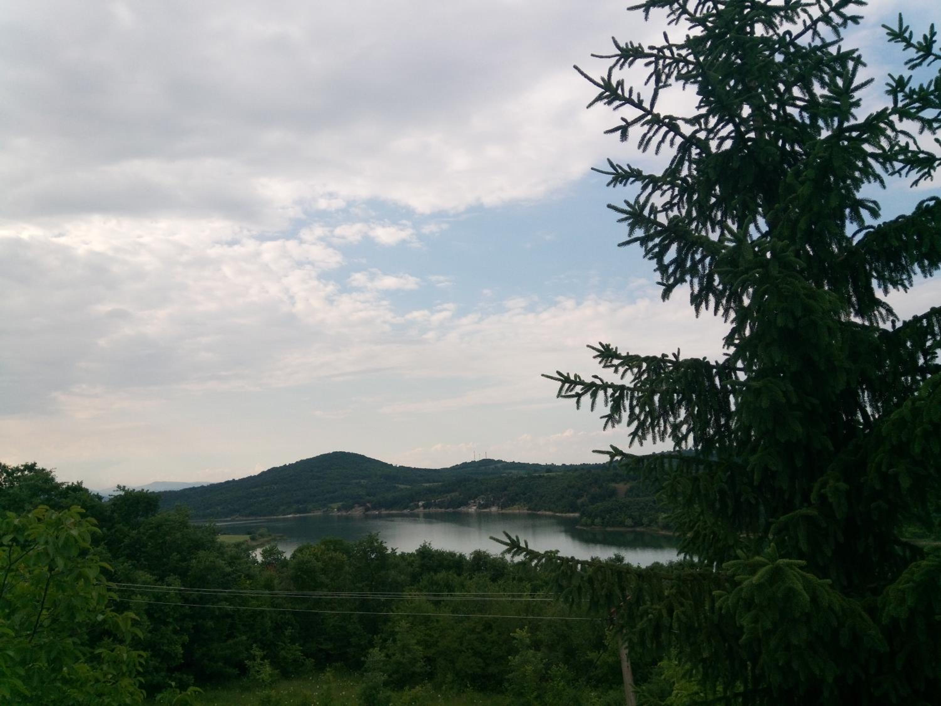 Kuća Sarić, Gružansko jezero