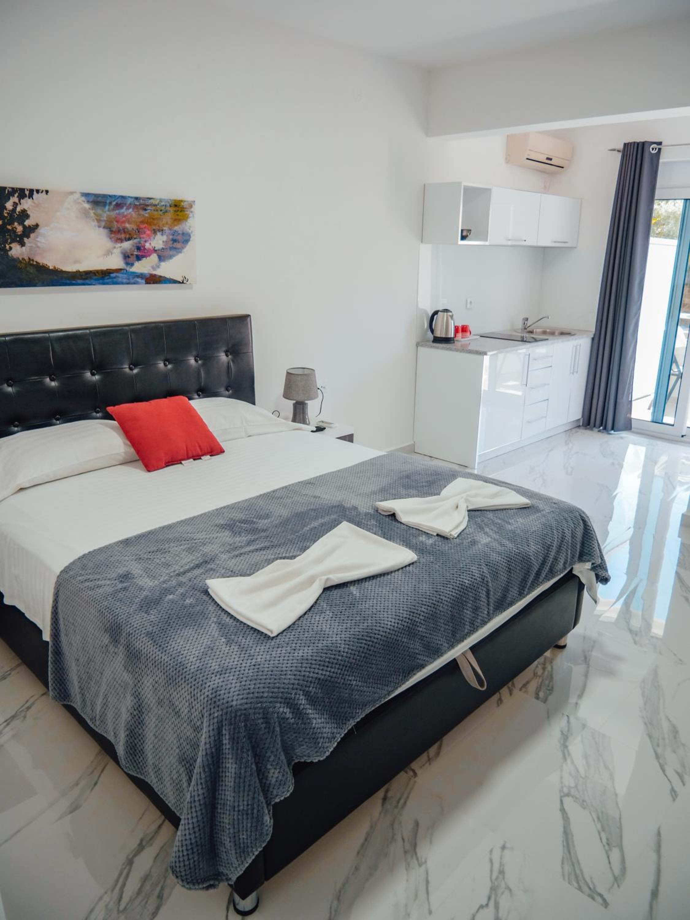 Apartments Gjenashaj