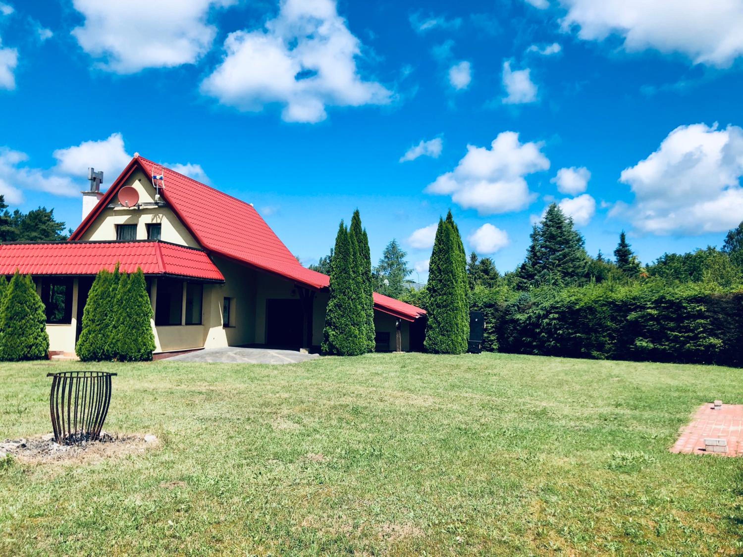 Piękny domek z dużym ogrodem view 2