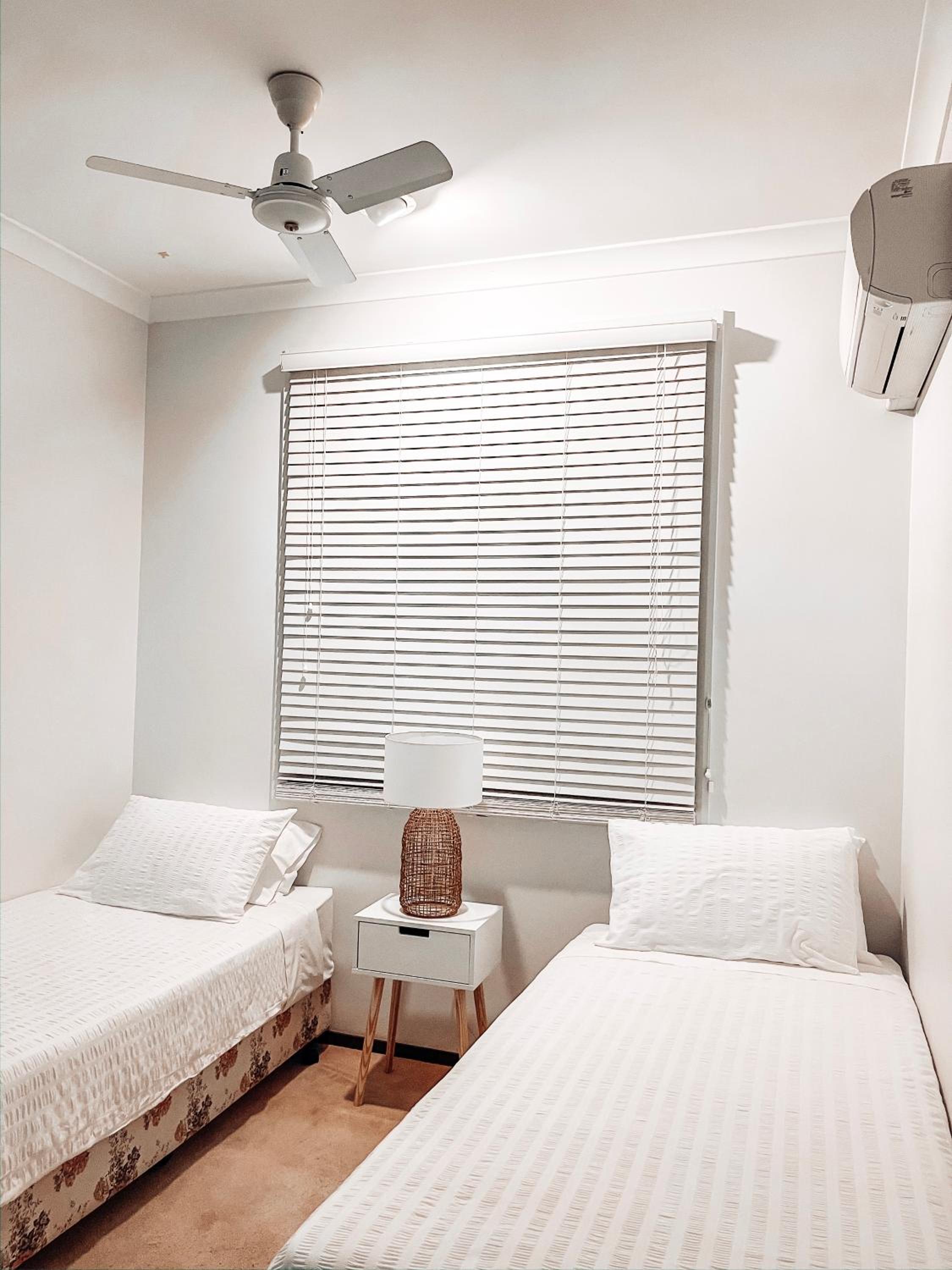 Carnarvon 3BR & 2BA Holiday House