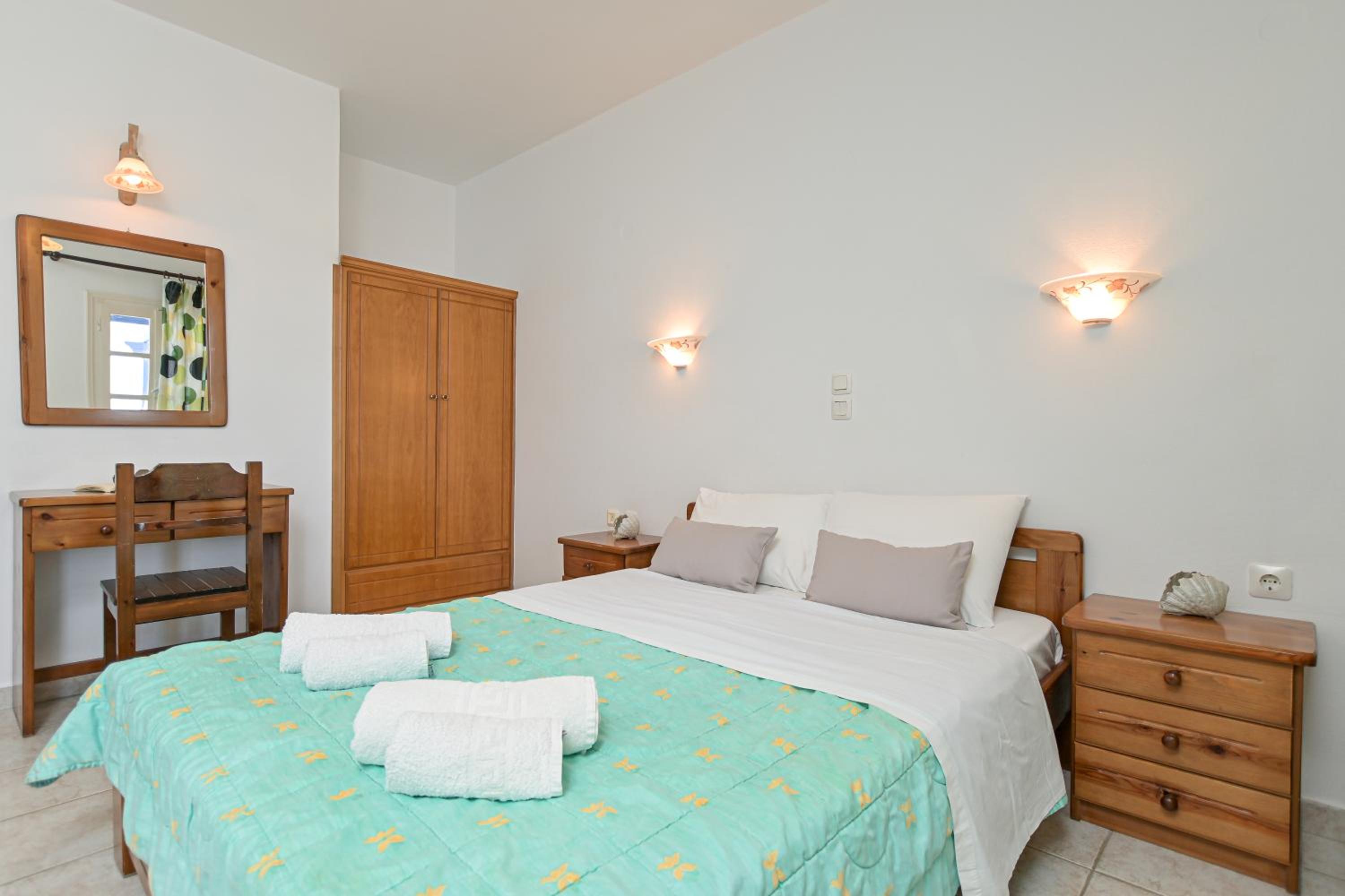 Alykes Studios & Suites