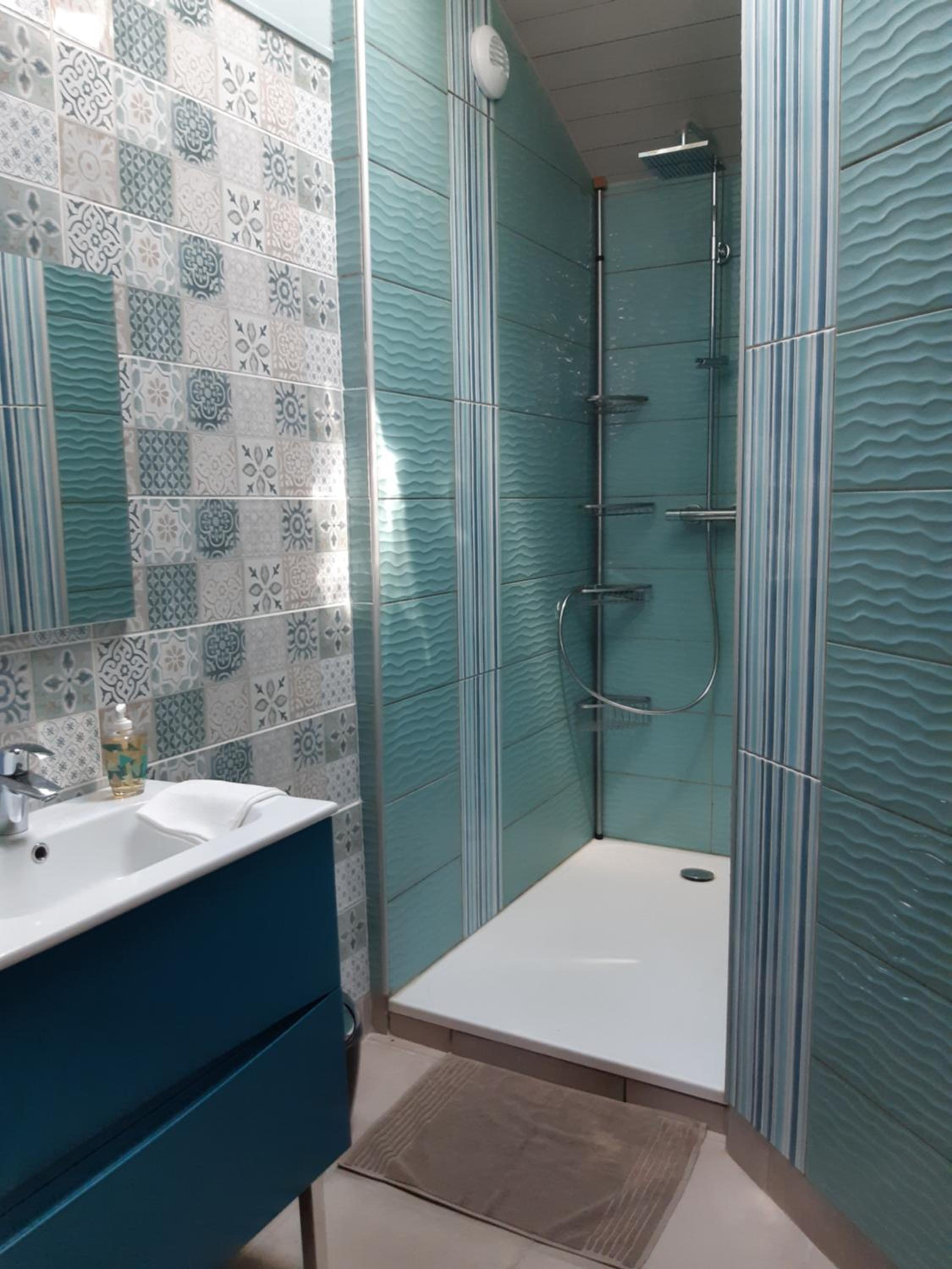 CHAMBRE DOUBLE AVEC PISCINE ET JACUZZI