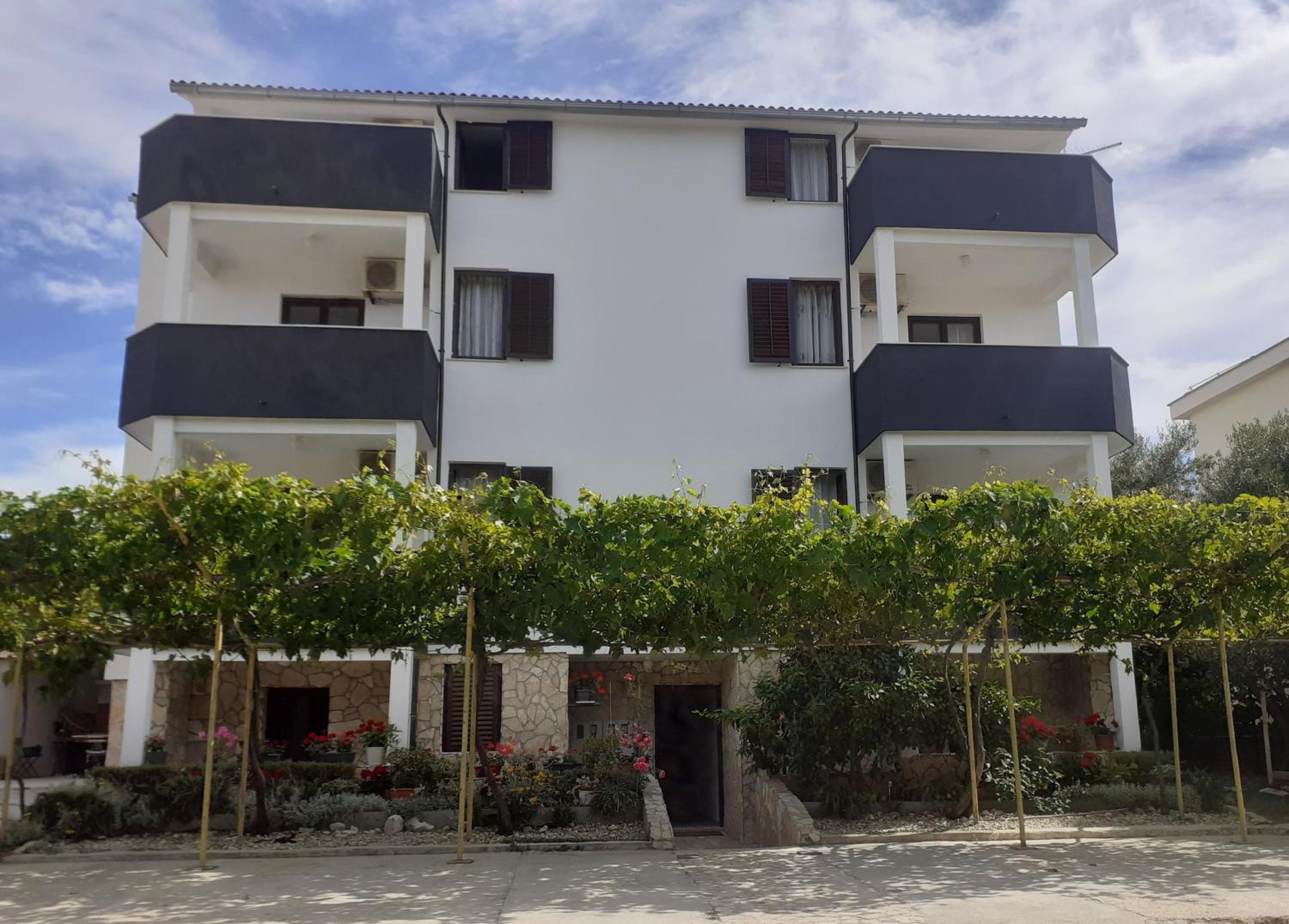 Apartments Parać