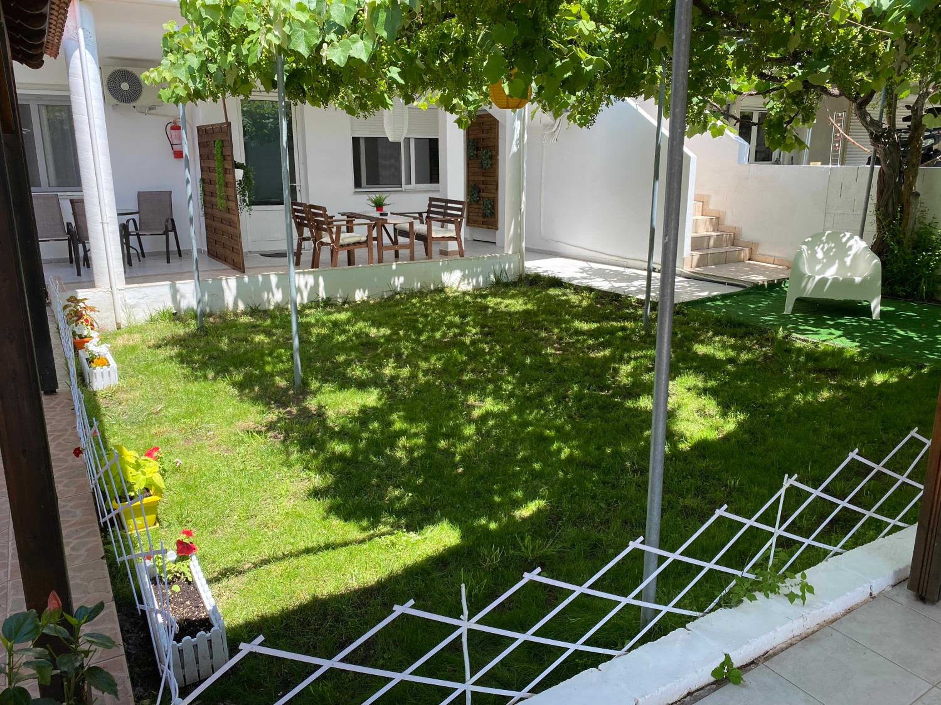 Photo 10