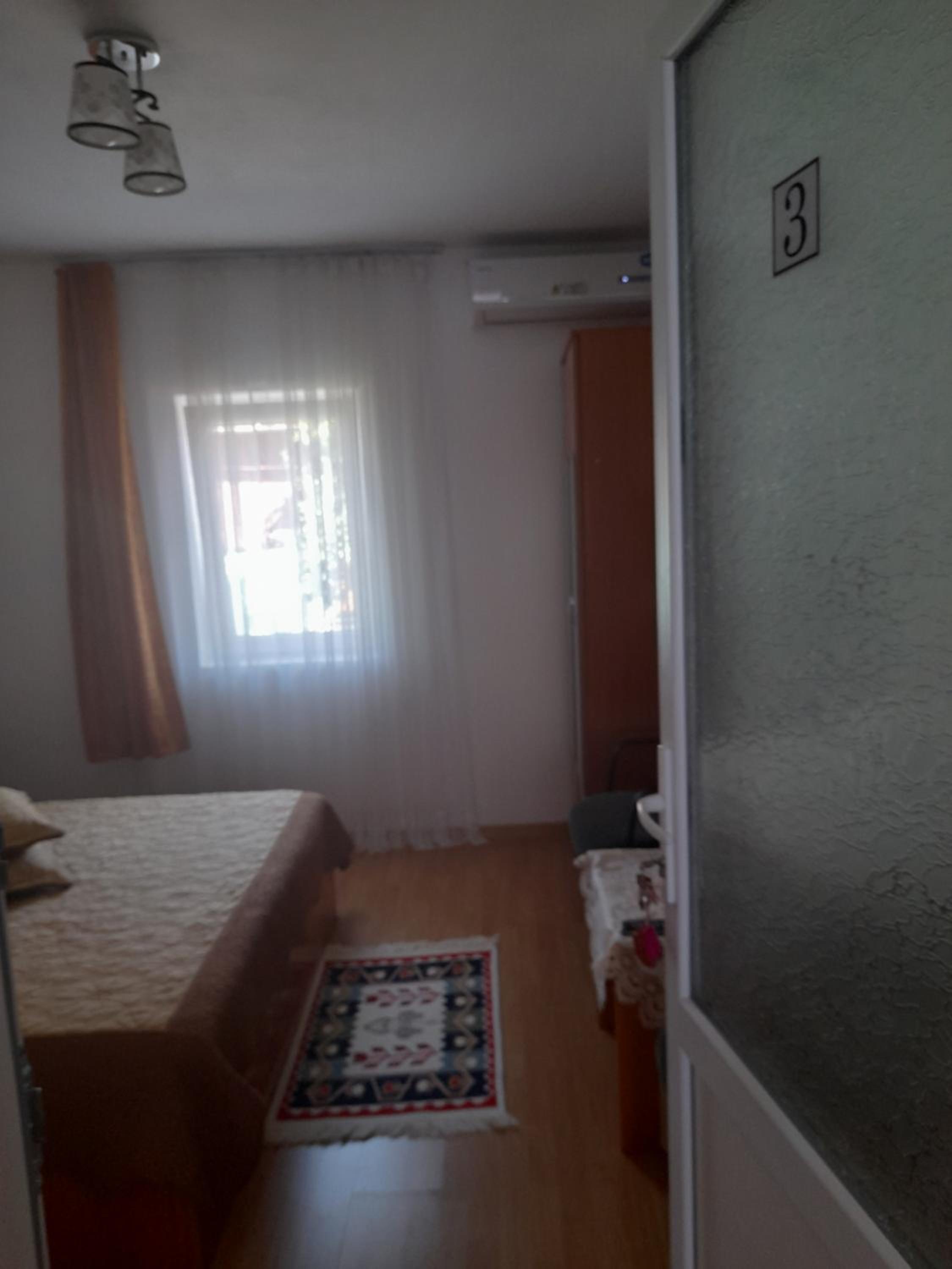 Photo 52