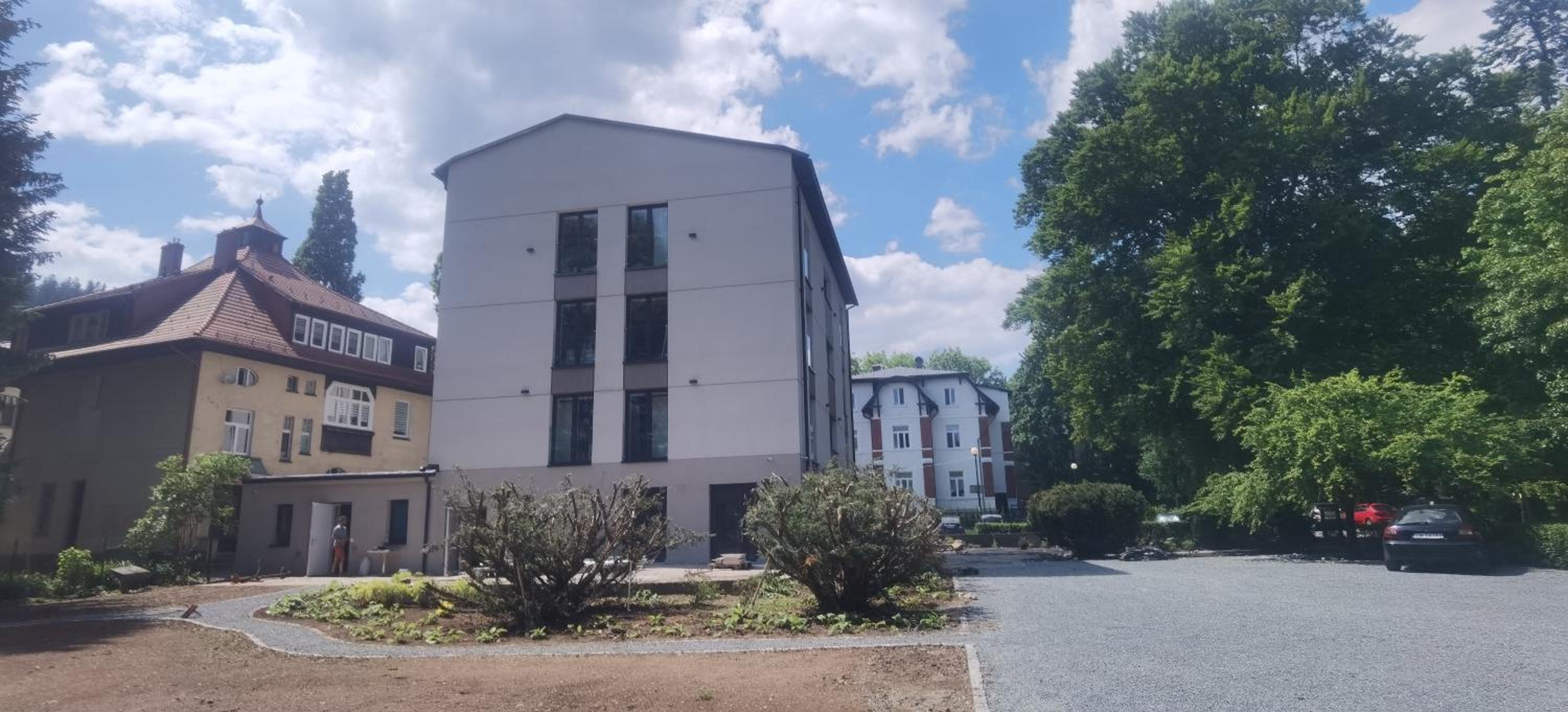 APARTAMENTY ZDROJOWA 9