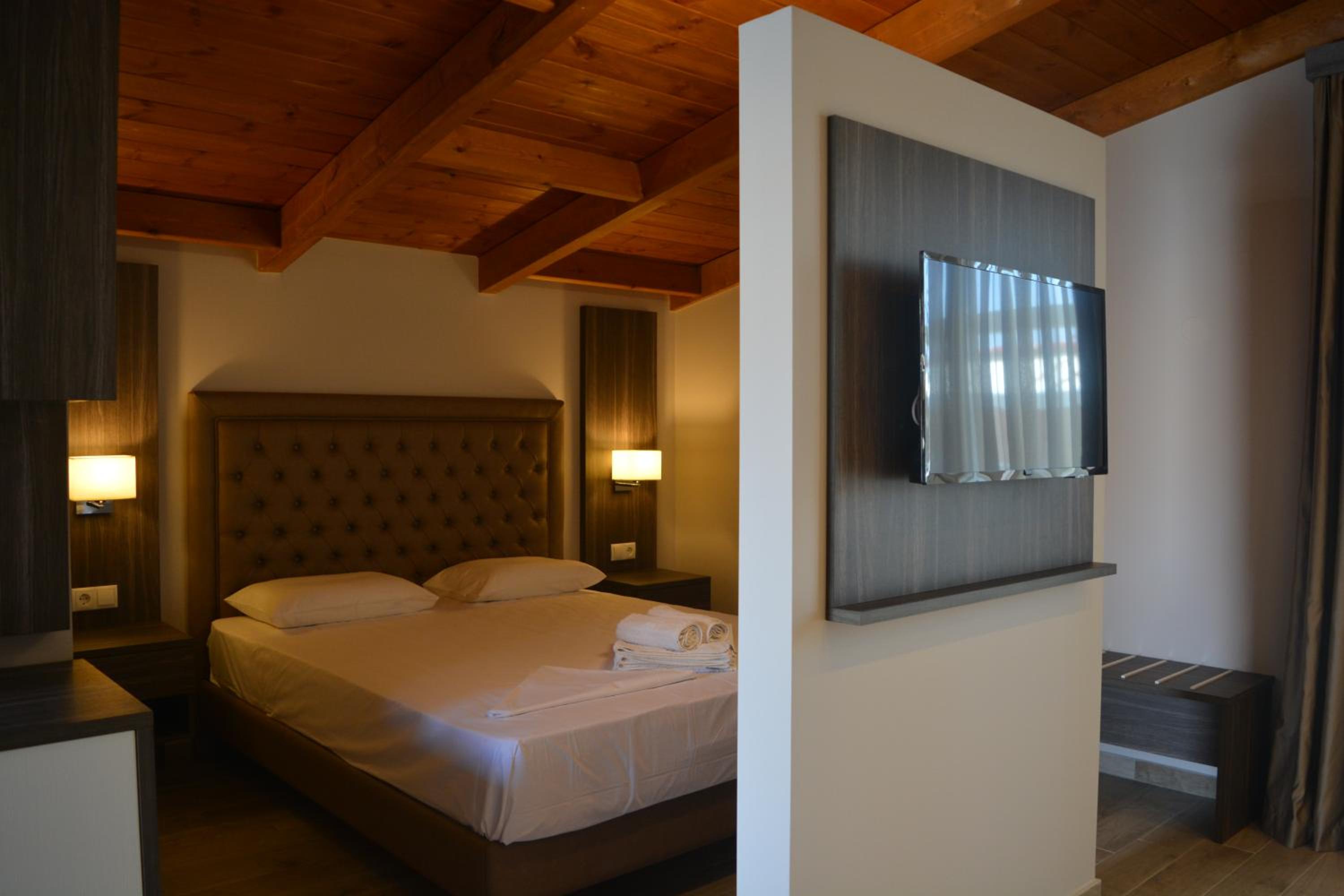 Phaethon Apartments & Studios view 2