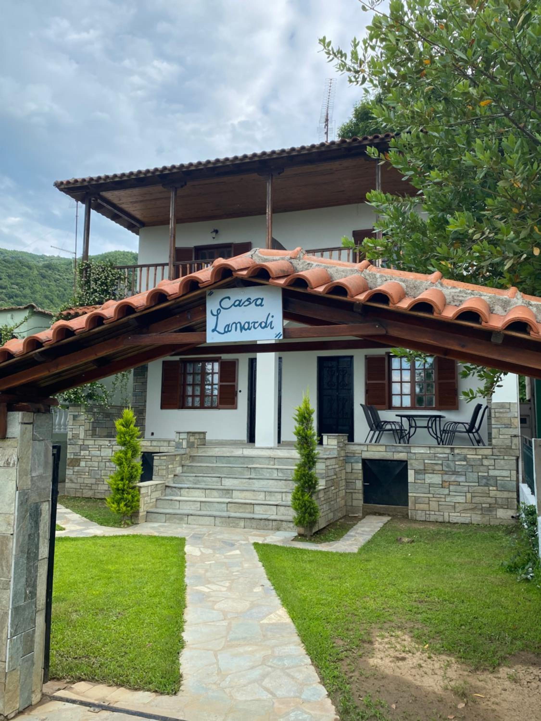 Casa Lanardi, Stavros