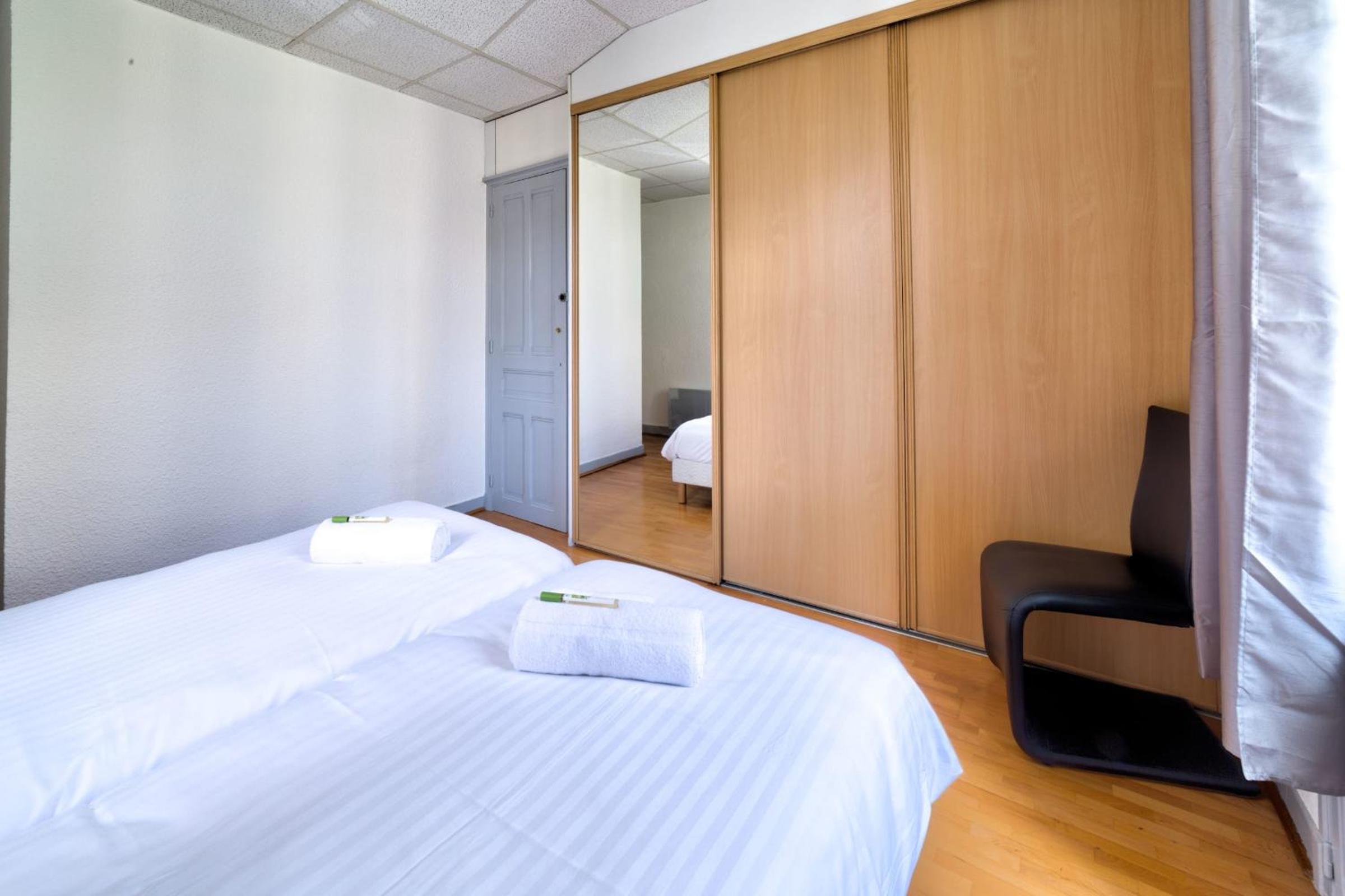 IMMOGROOM - Charming apartment - City Center - Wifi - AC photo 5
