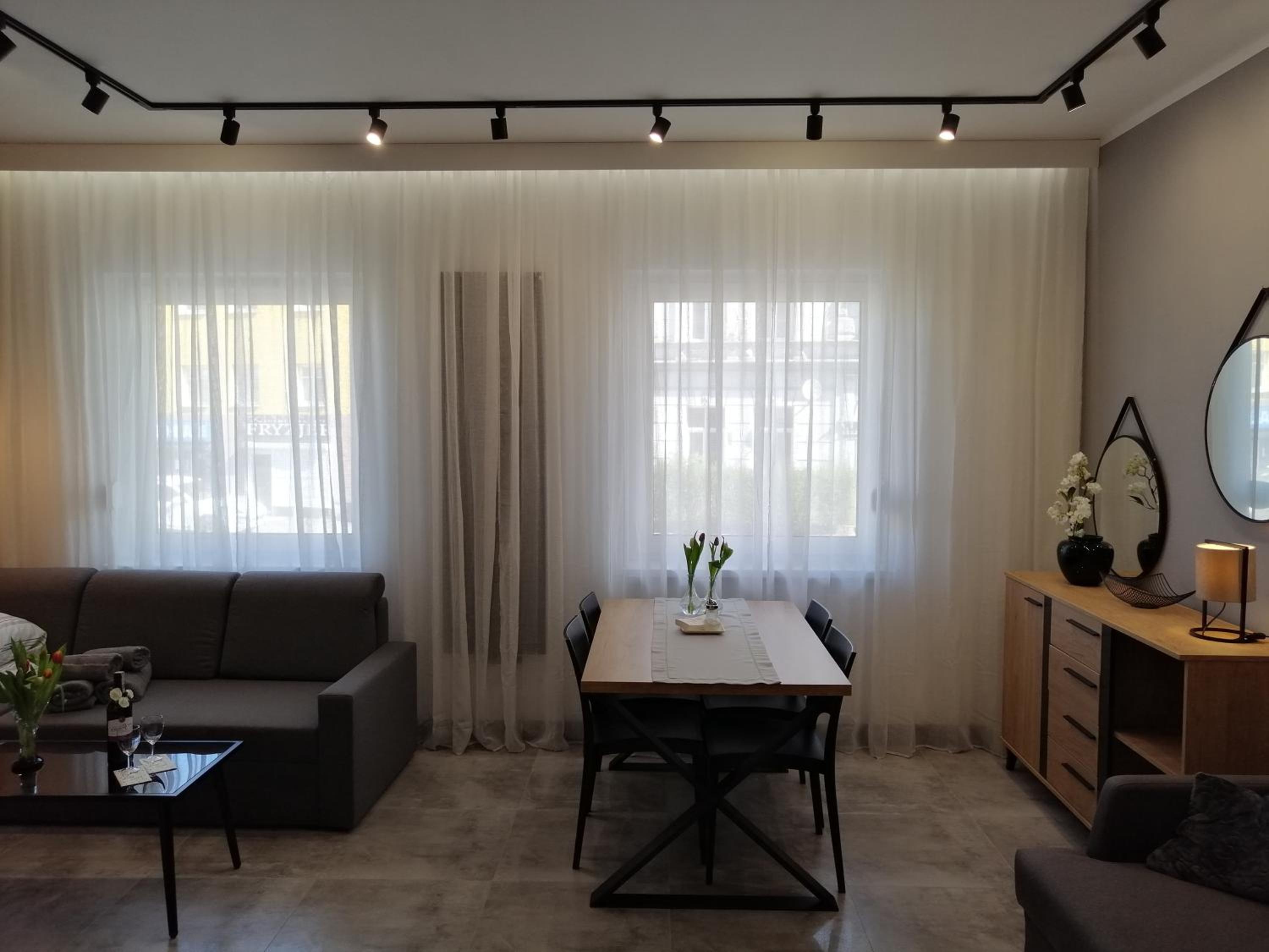 Noce w Jelonce - Nowoczesny Apartament typu Studio w Centrum Jeleniej G - z garażem dla 1-4 osób