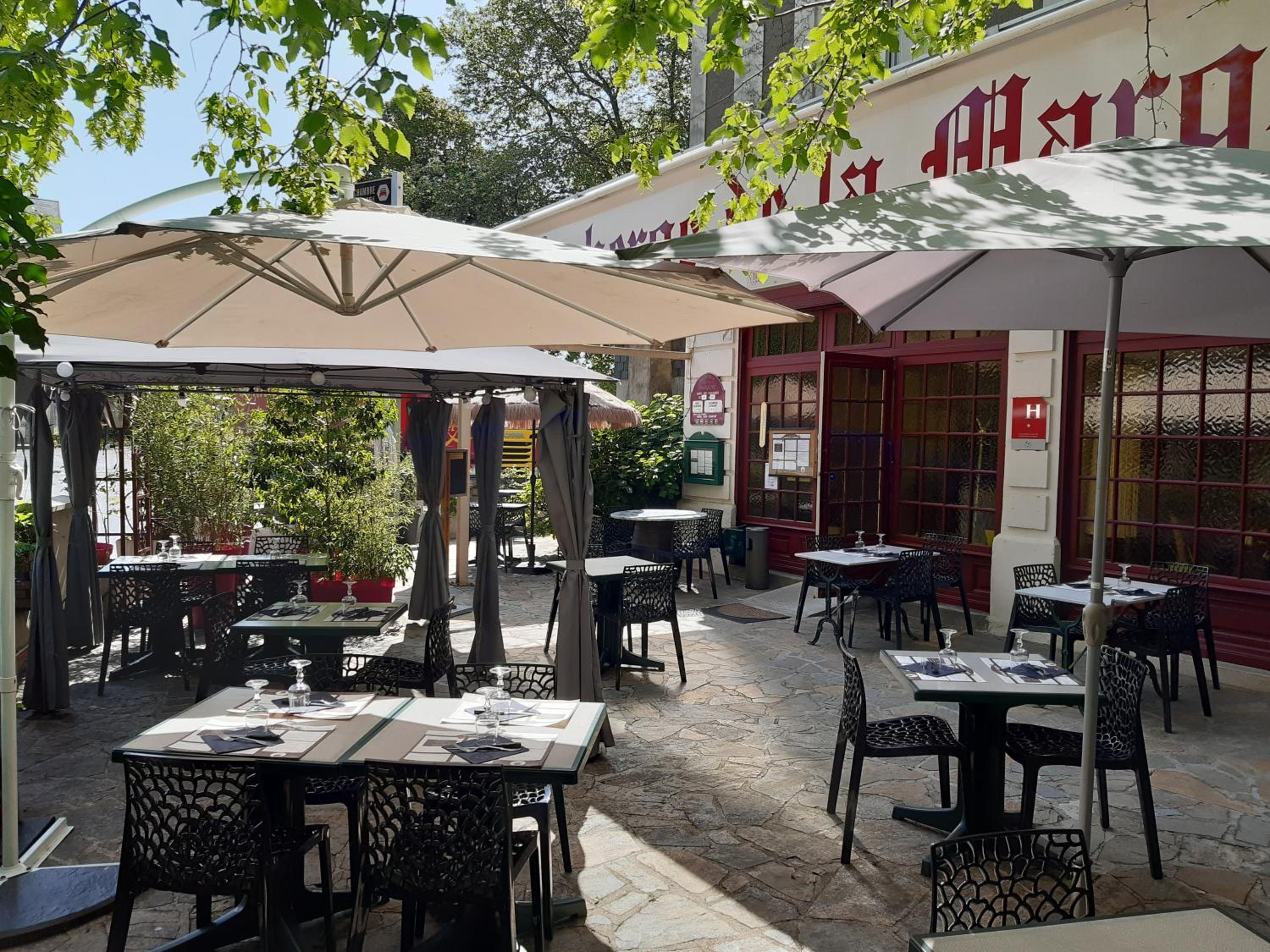 restaurant
