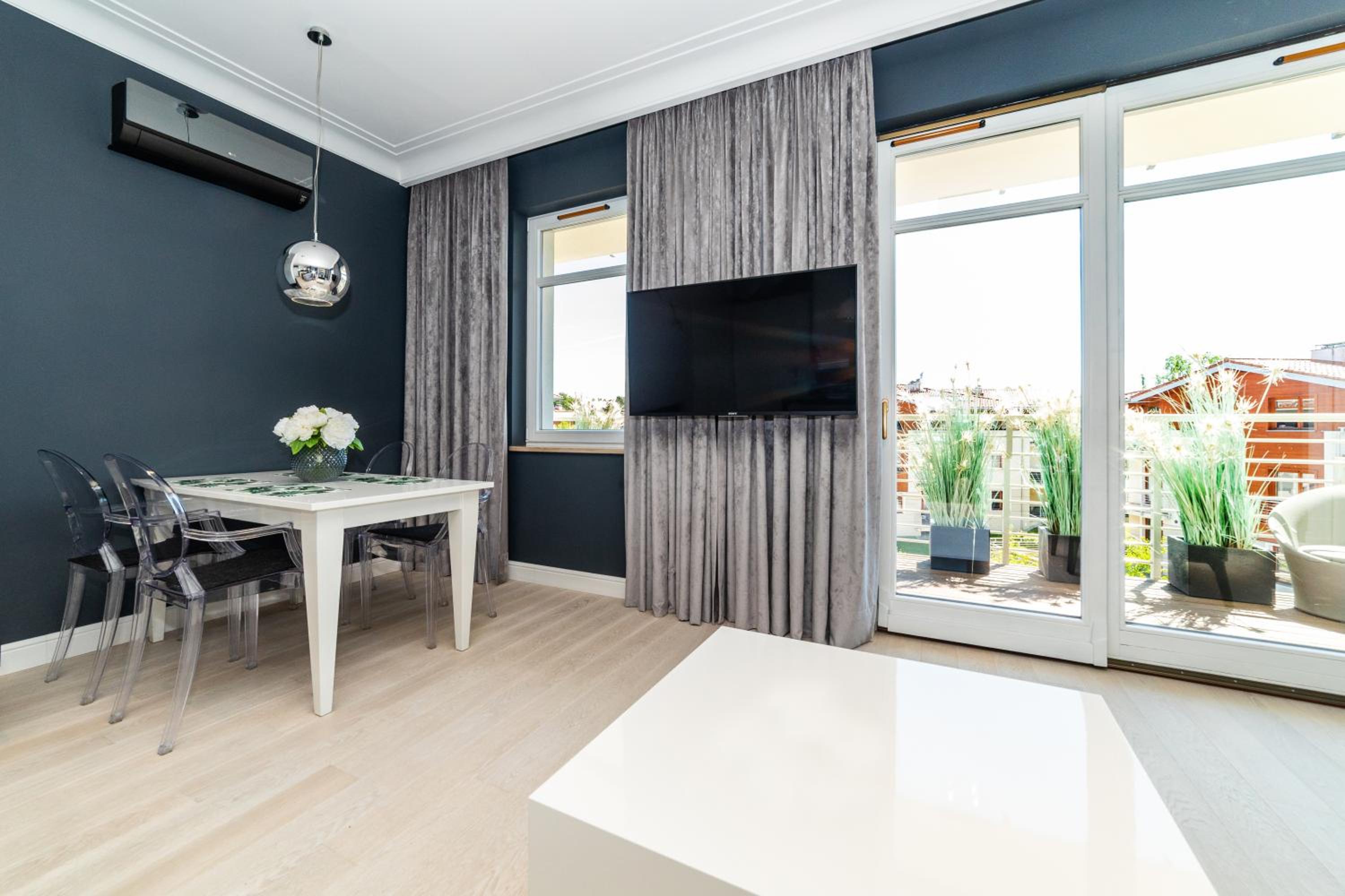 Black Pearl - Neptun Park by OneApartments